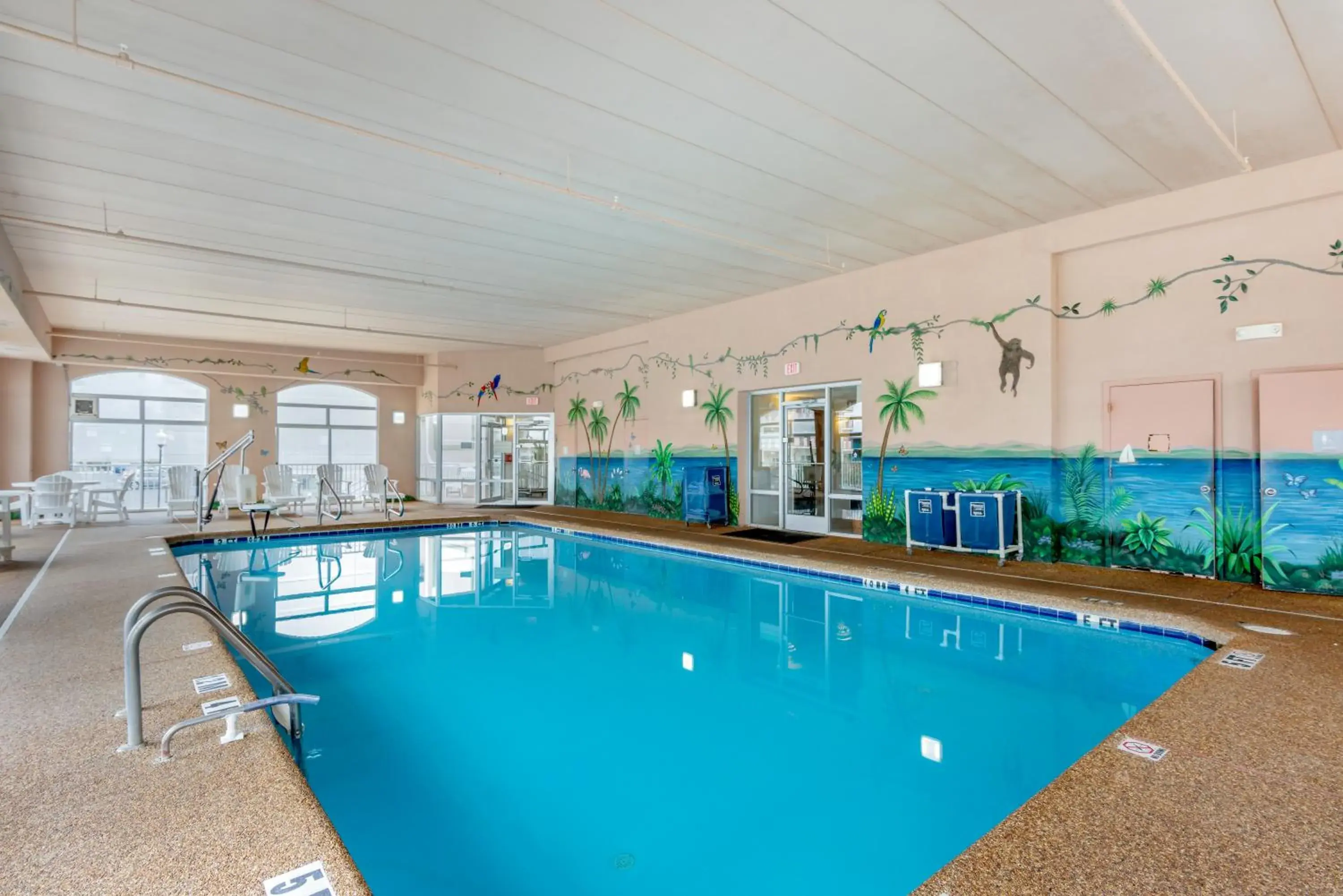 Swimming pool in Quality Inn Ocean City Beachfront Swimming pool in Quality Inn Ocean City Beachfront