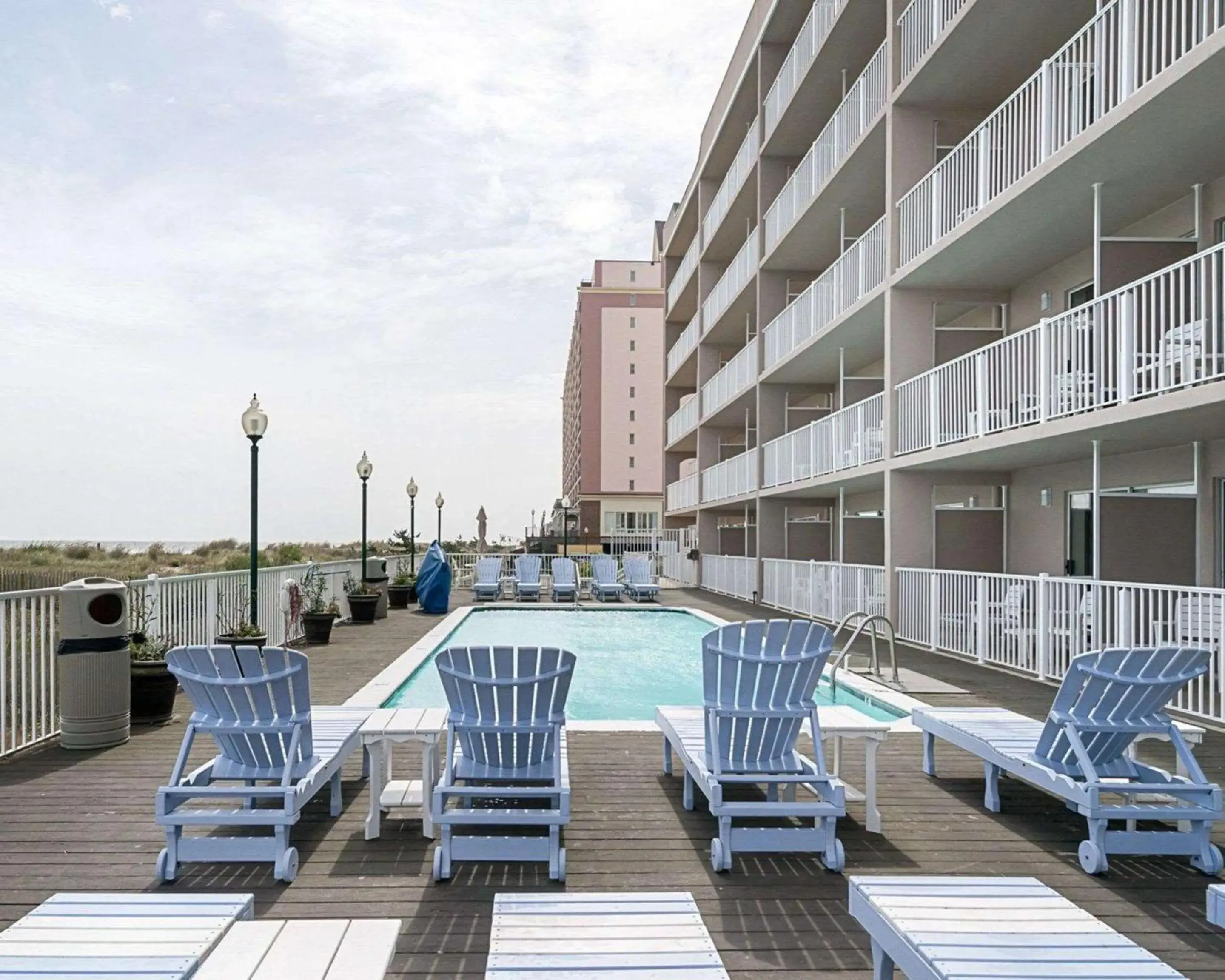 Swimming pool in Quality Inn Ocean City Beachfront Swimming pool in Quality Inn Ocean City Beachfront