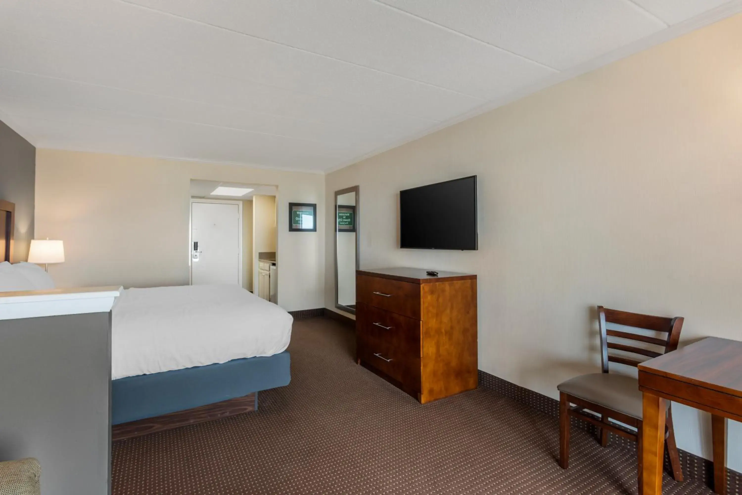 Photo of the whole room, Bed in Quality Inn Ocean City Beachfront Photo of the whole room, Bed in Quality Inn Ocean City Beachfront
