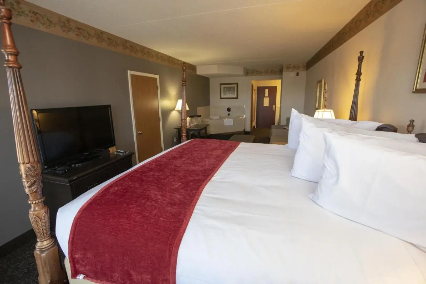 Deluxe King Suite in Hotel Grand Victorian Deluxe King Suite in Hotel Grand Victorian