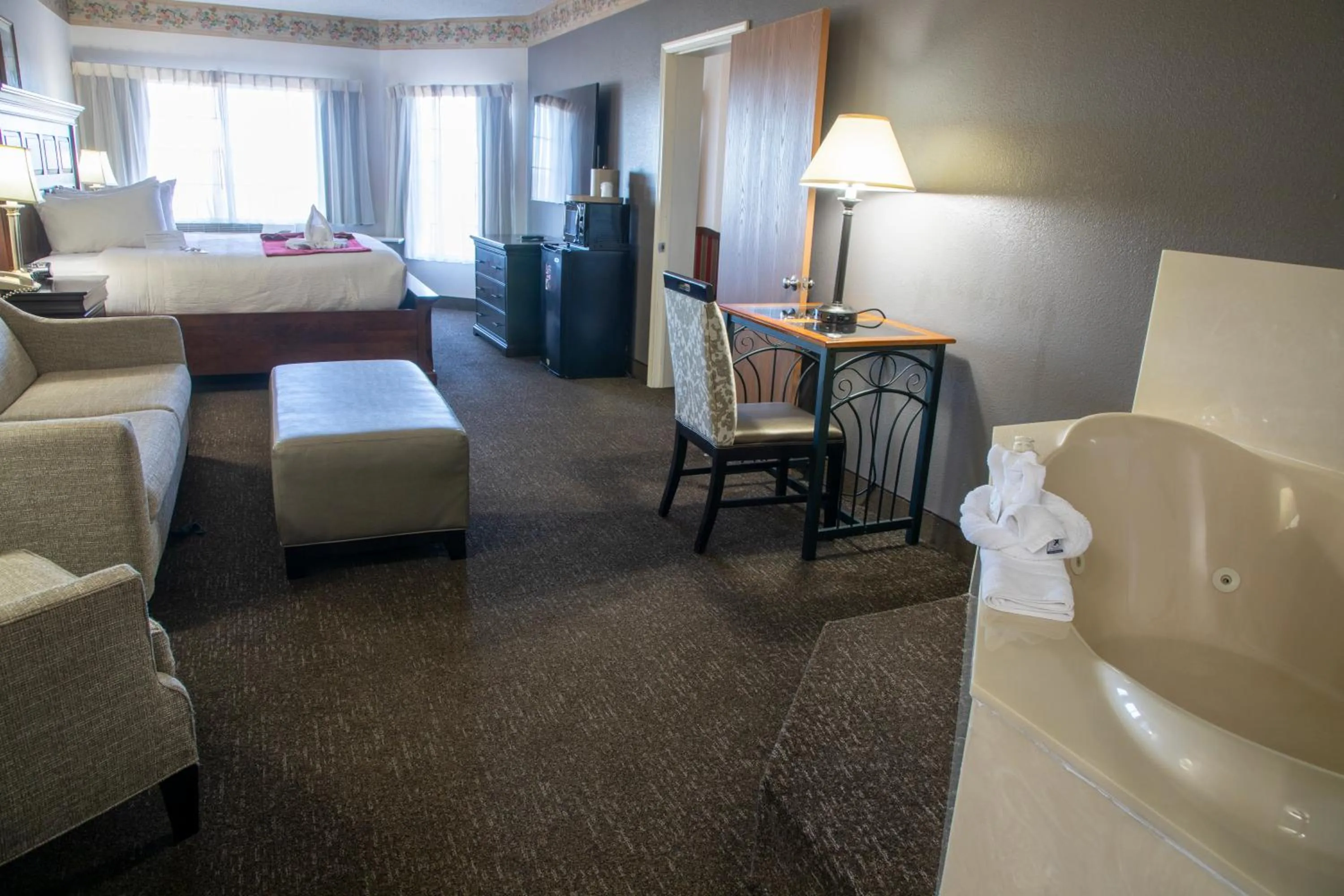 Photo of the whole room, Bed in Hotel Grand Victorian