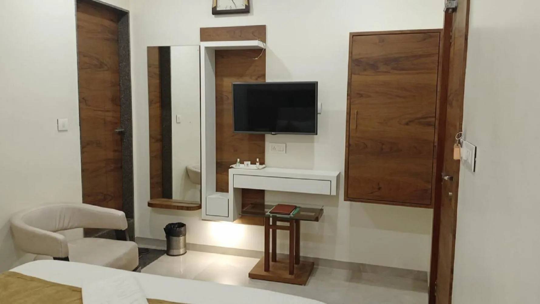 Bedroom in Hotel Alka Inn