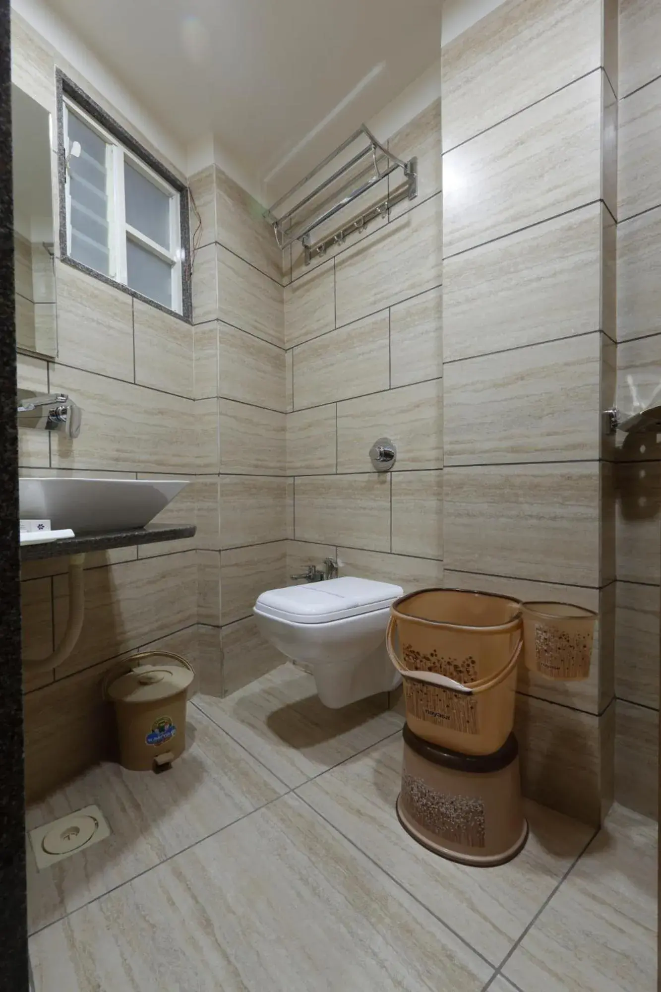 Bathroom in Hotel Alka Inn Bathroom in Hotel Alka Inn