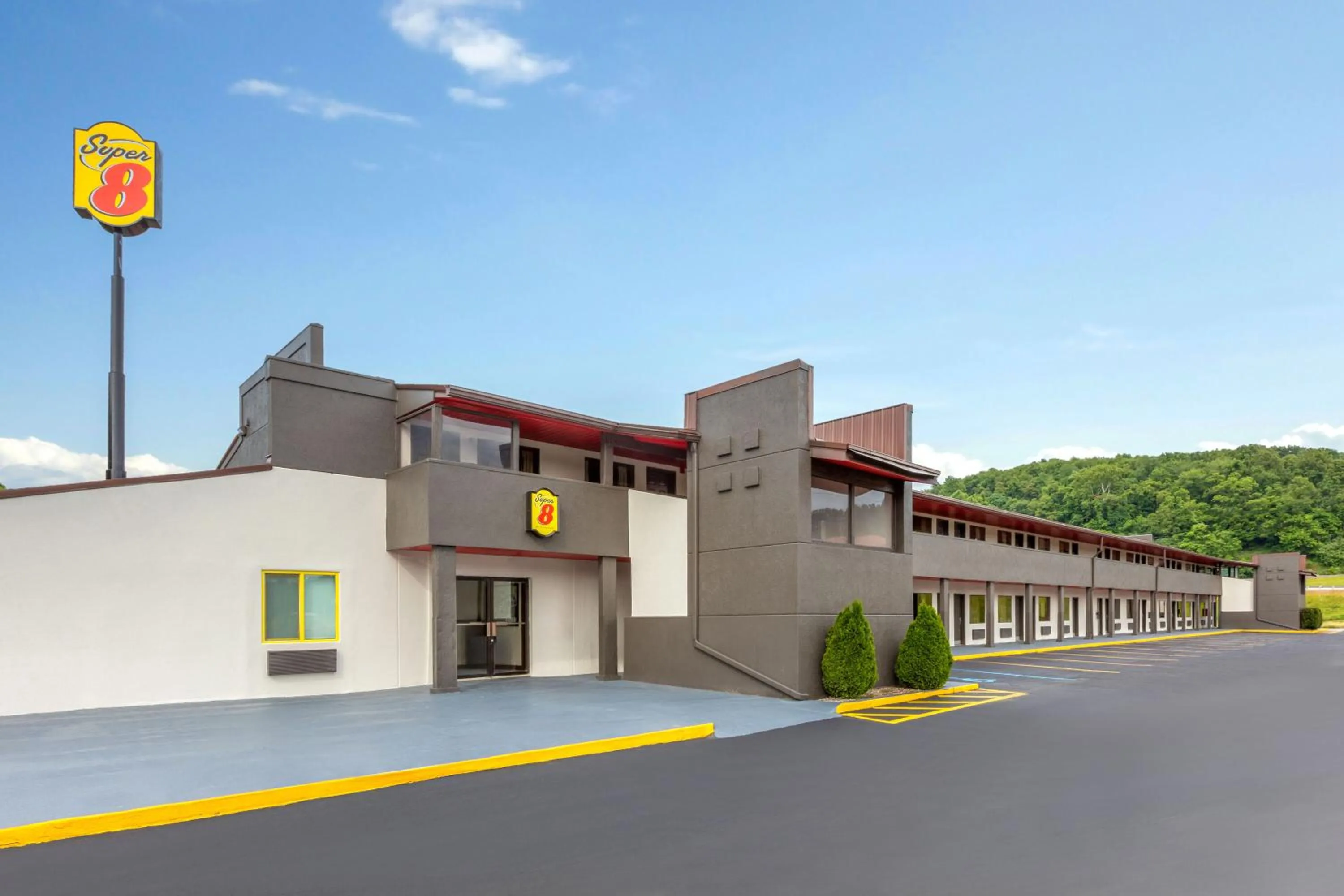 Property building in Super 8 by Wyndham Bridgeport/Clarksburg Area