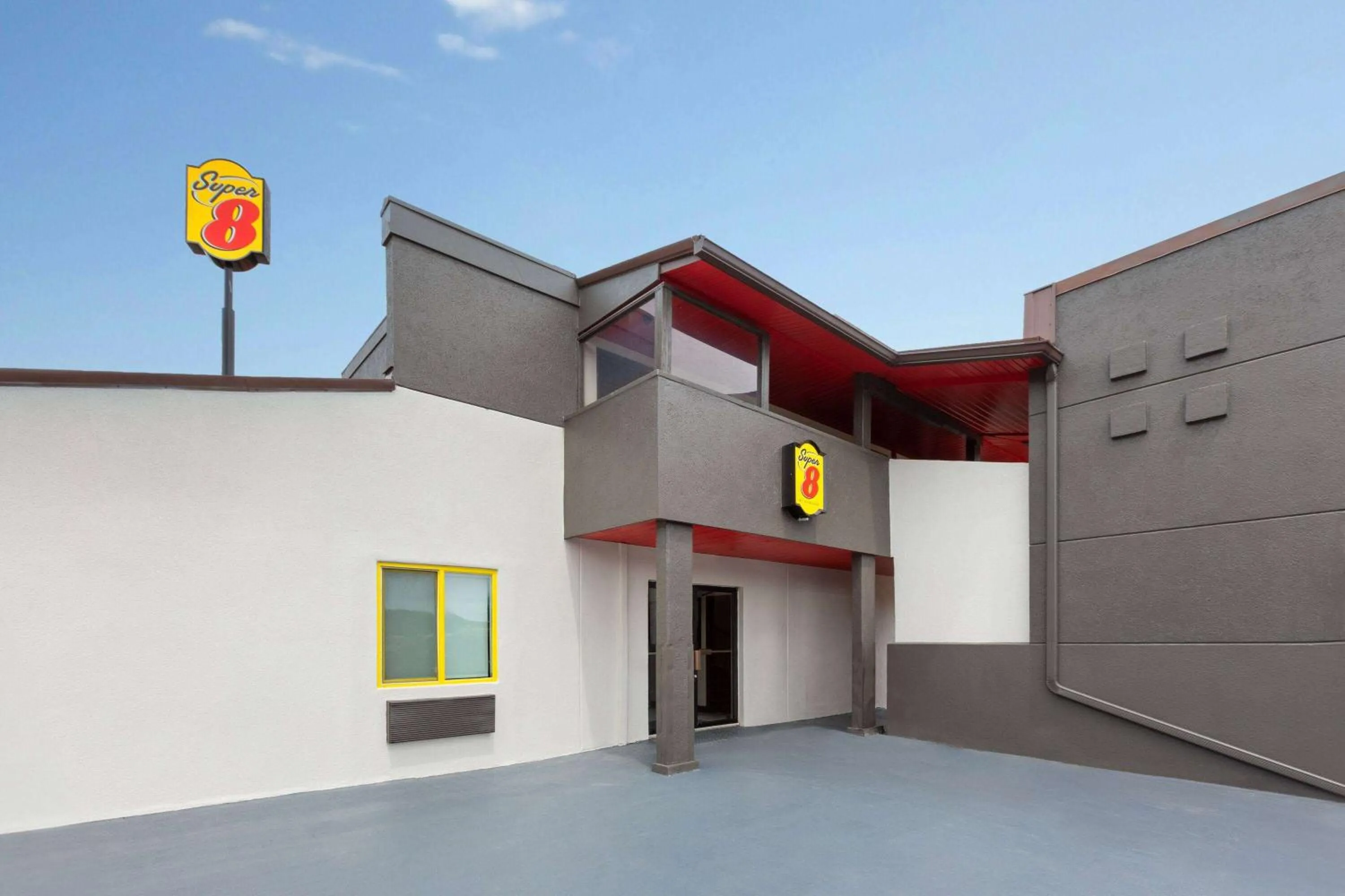 Property building in Super 8 by Wyndham Bridgeport/Clarksburg Area