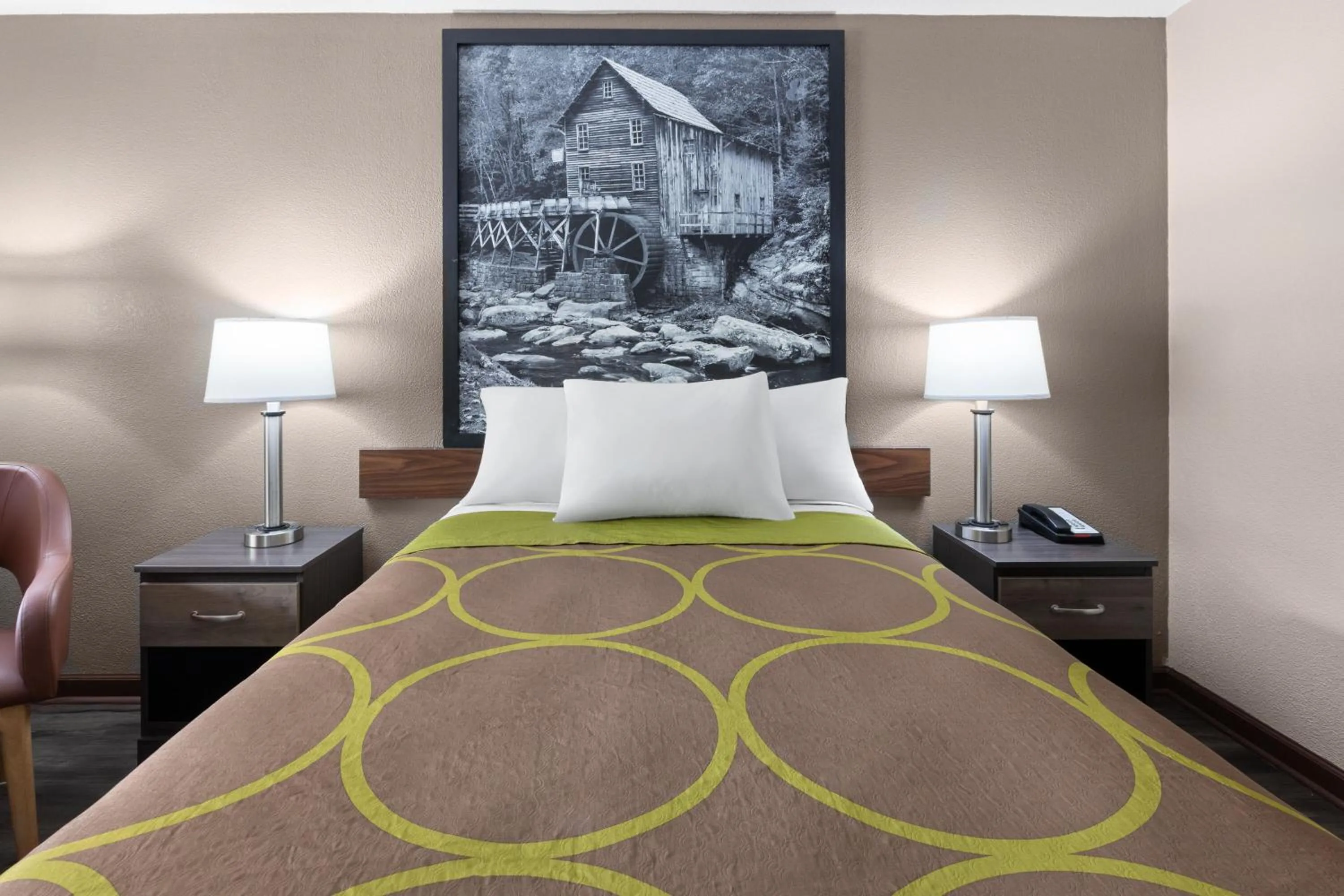 Guests, Bed in Super 8 by Wyndham Bridgeport/Clarksburg Area