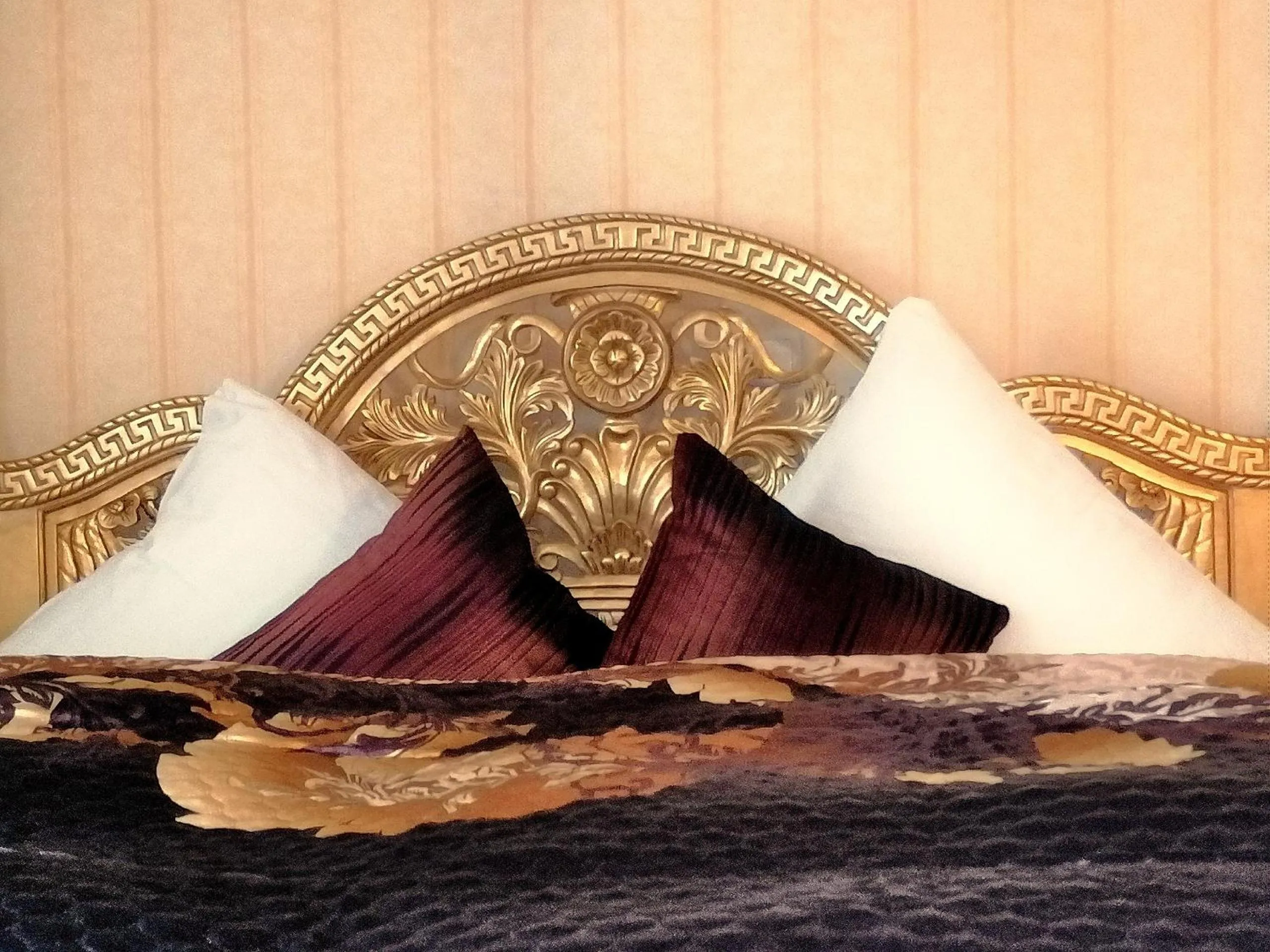 Photo of the whole room, Bed in Hotel Denkmal 13 Rostock - Kaufmannshaus Krahnstöver