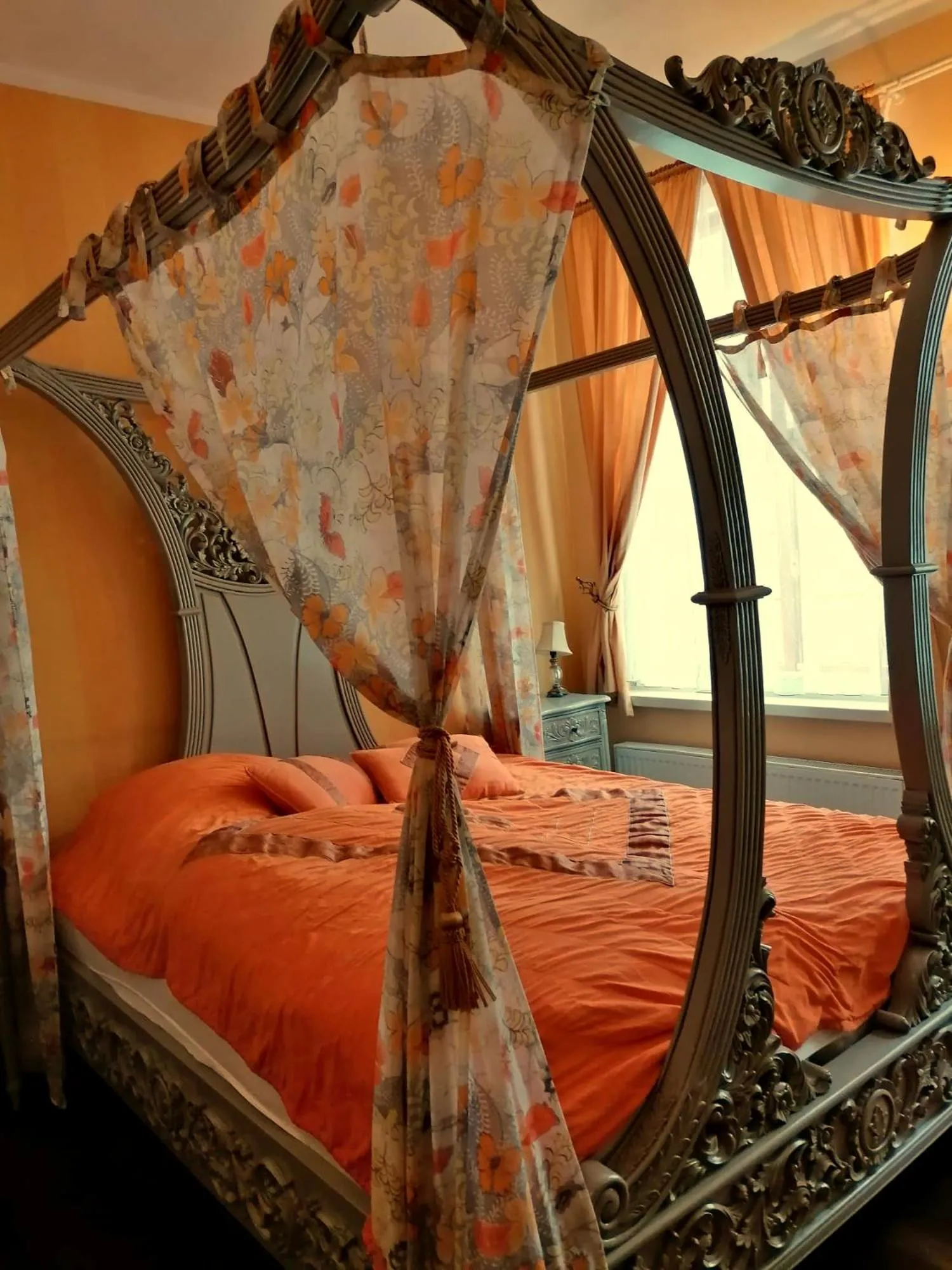 Photo of the whole room, Bed in Hotel Denkmal 13 Rostock - Kaufmannshaus Krahnstöver