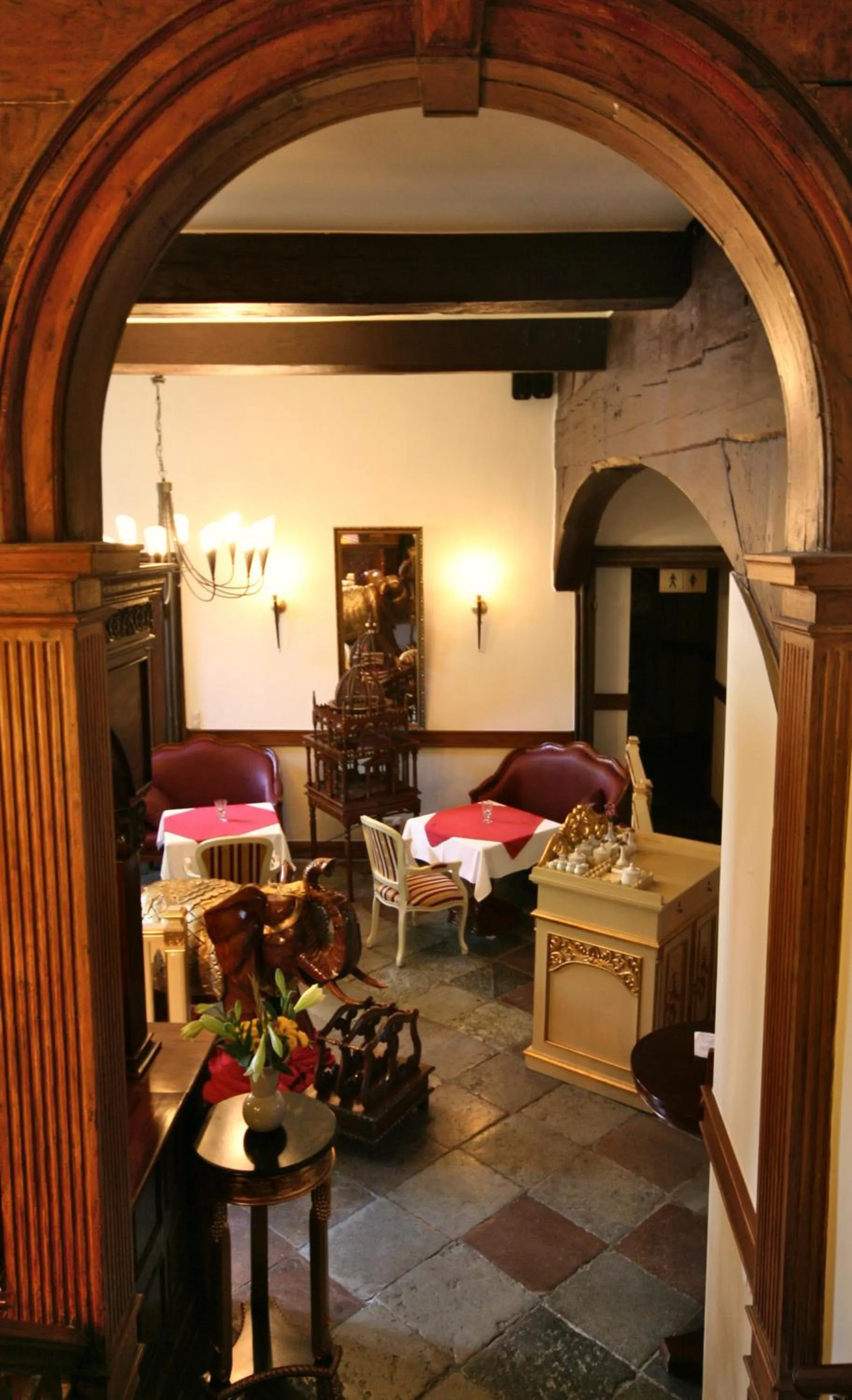 Property building in Hotel Denkmal 13 Rostock - Kaufmannshaus Krahnstöver