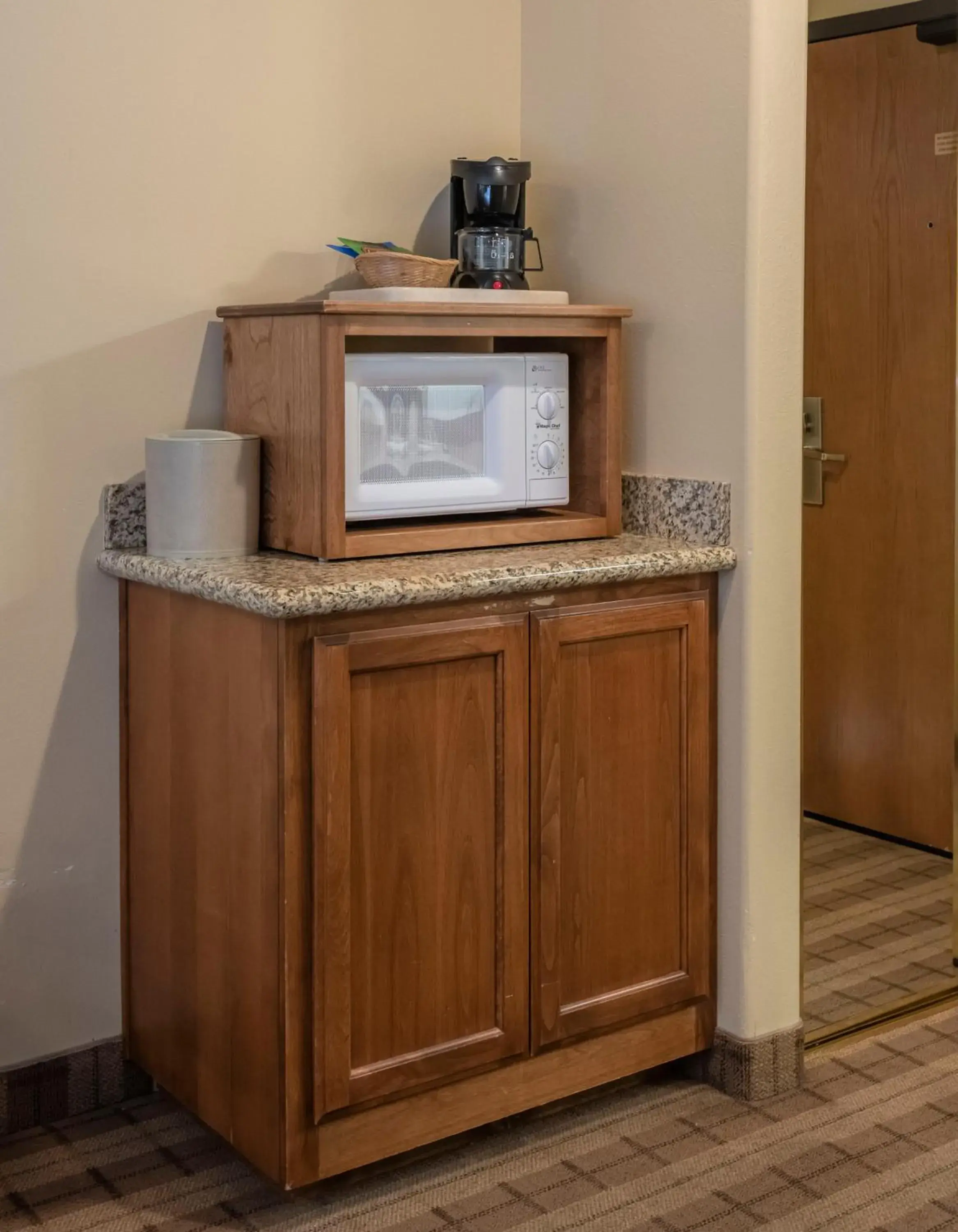 Queen Room with Two Queen Beds in Truckee Donner Lodge Queen Room with Two Queen Beds in Truckee Donner Lodge