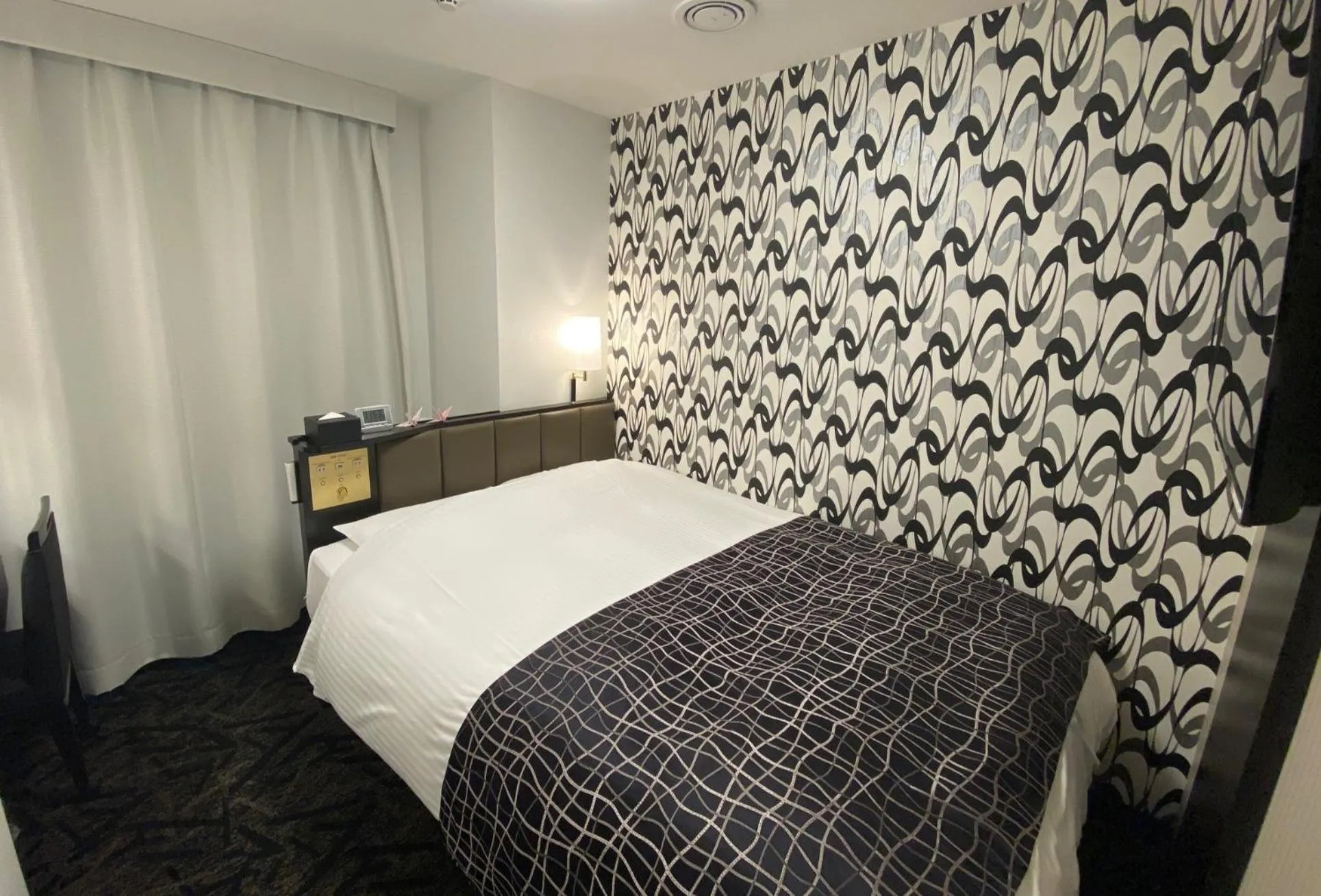 Bed in APA Hotel Isehara-Ekimae