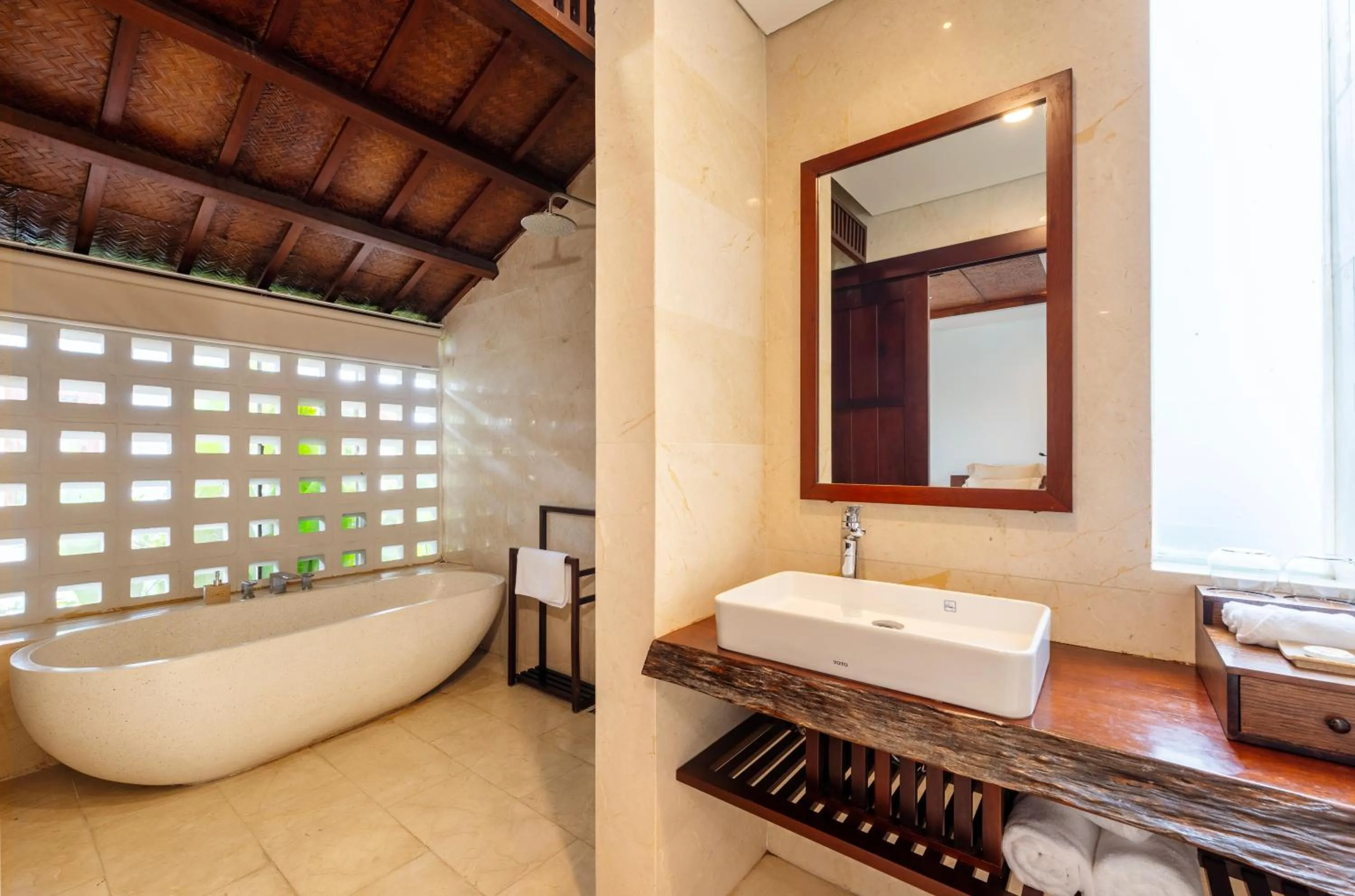 Shower in Hoi An Eco Lodge & Spa