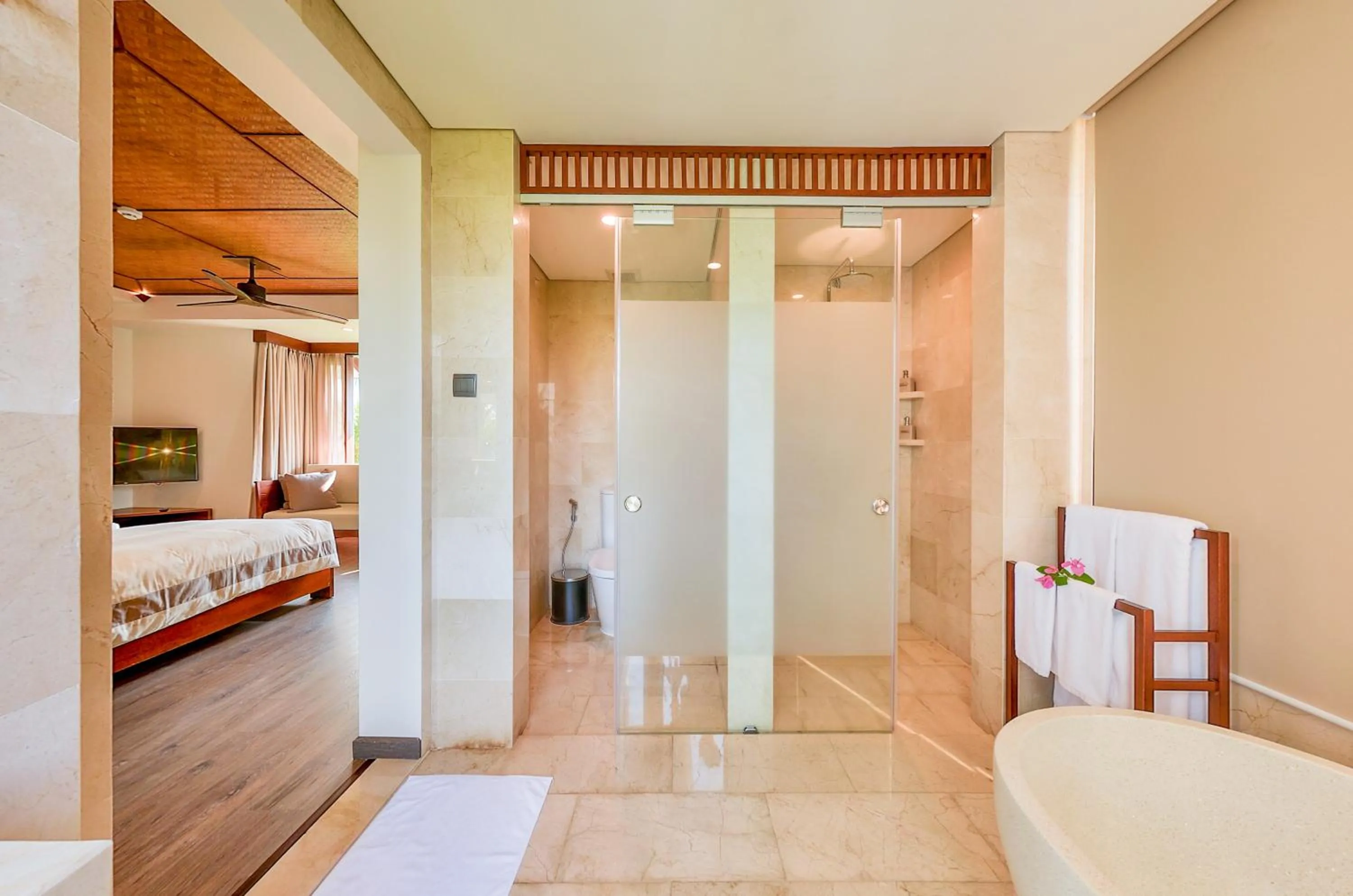 Bathroom, Bed in Hoi An Eco Lodge & Spa