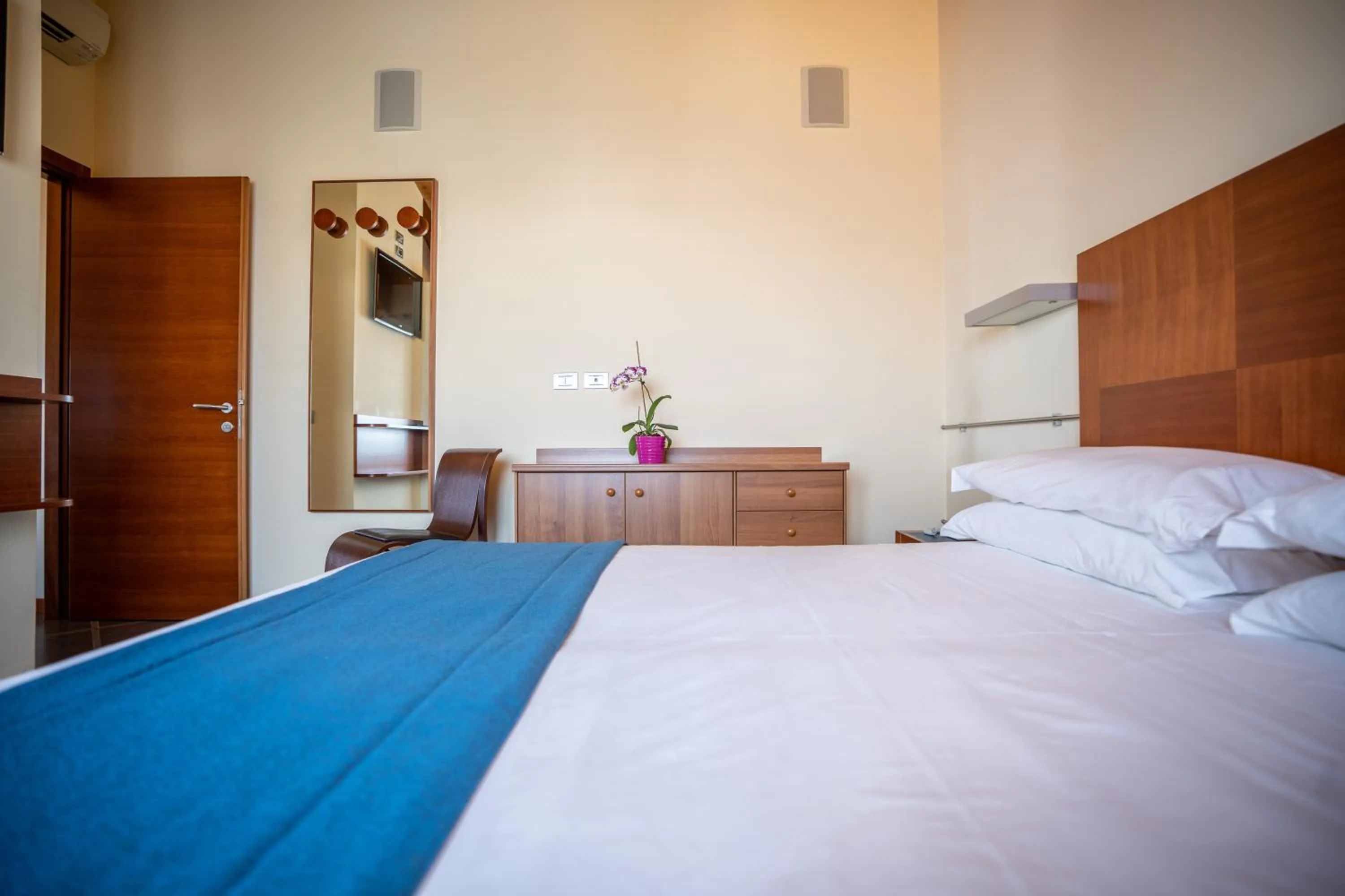 Bedroom, Bed in Hotel Coppe Jesolo