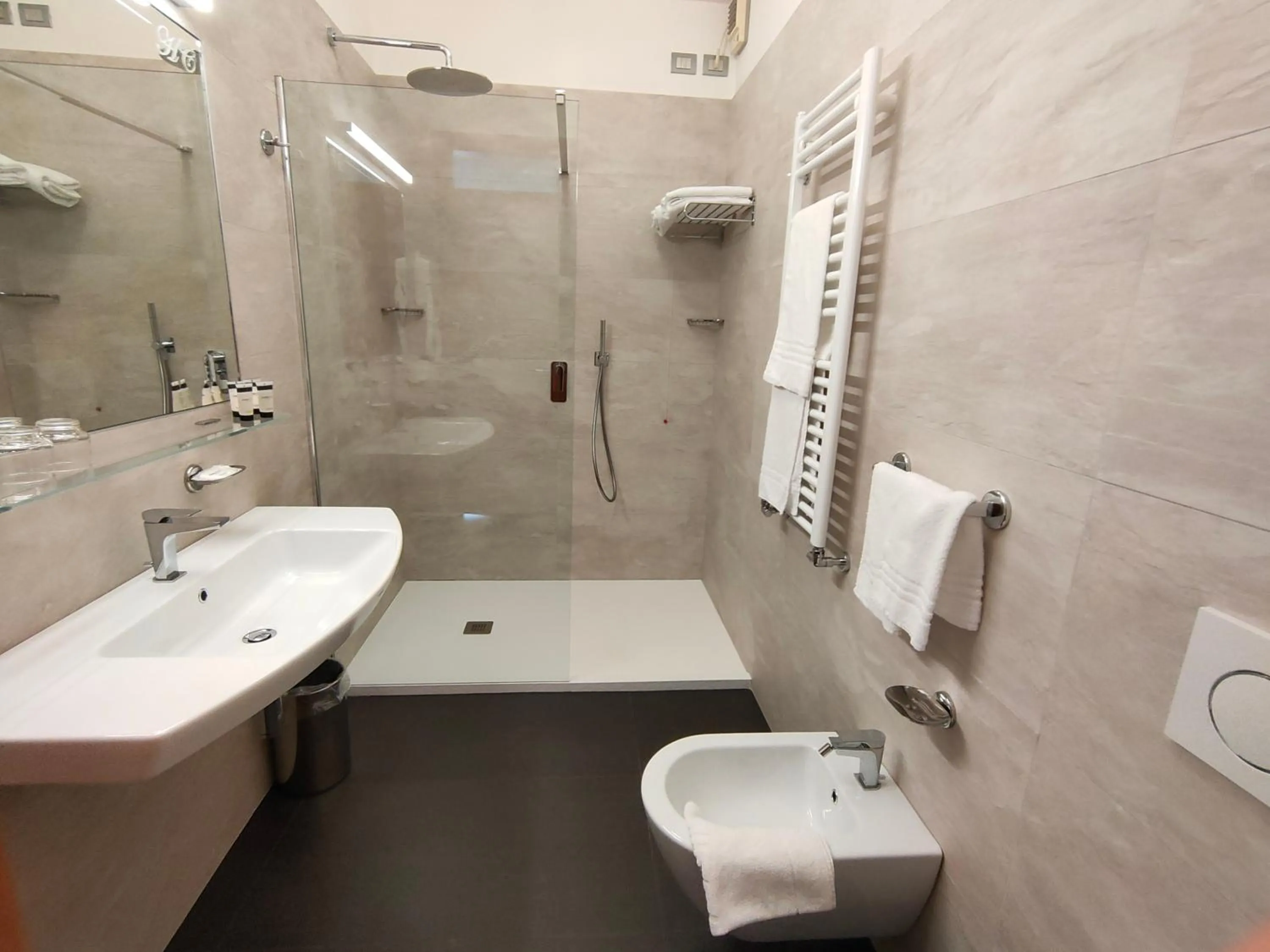 Shower in Hotel Coppe Jesolo