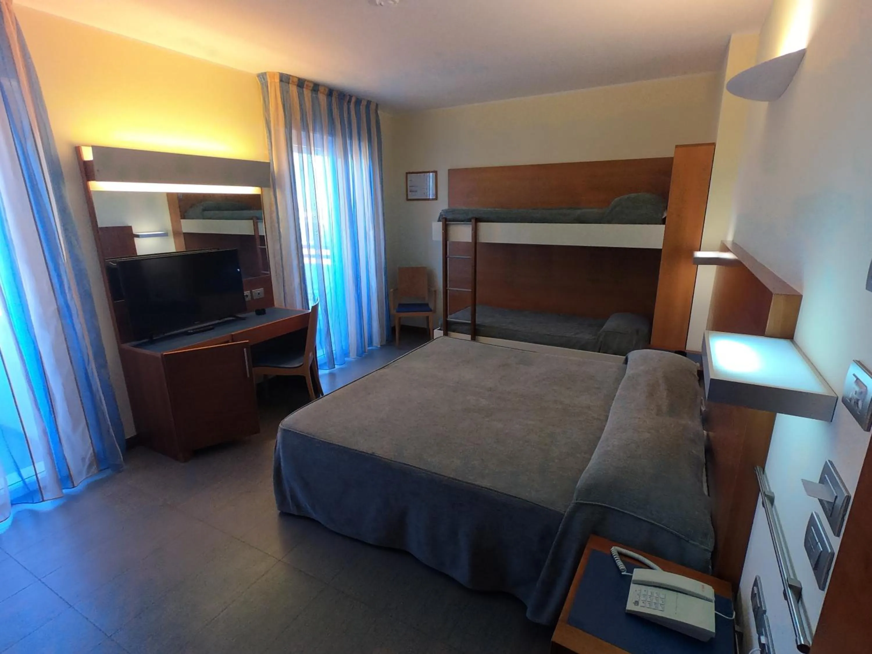 Photo of the whole room, Bed in Hotel Coppe Jesolo