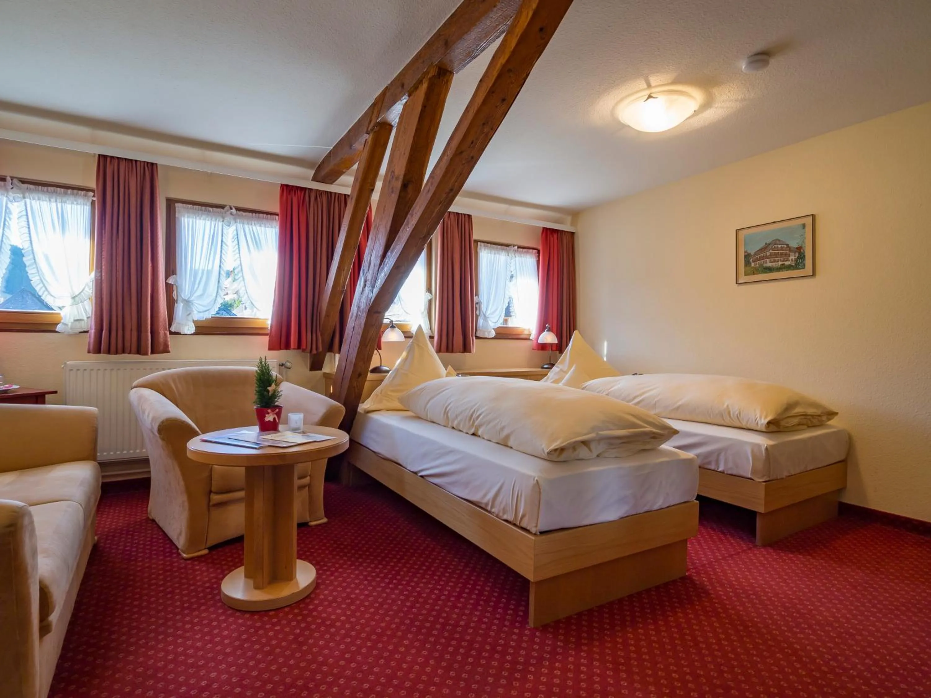 Bedroom, Bed in Landhotel und Apartments Sonneck
