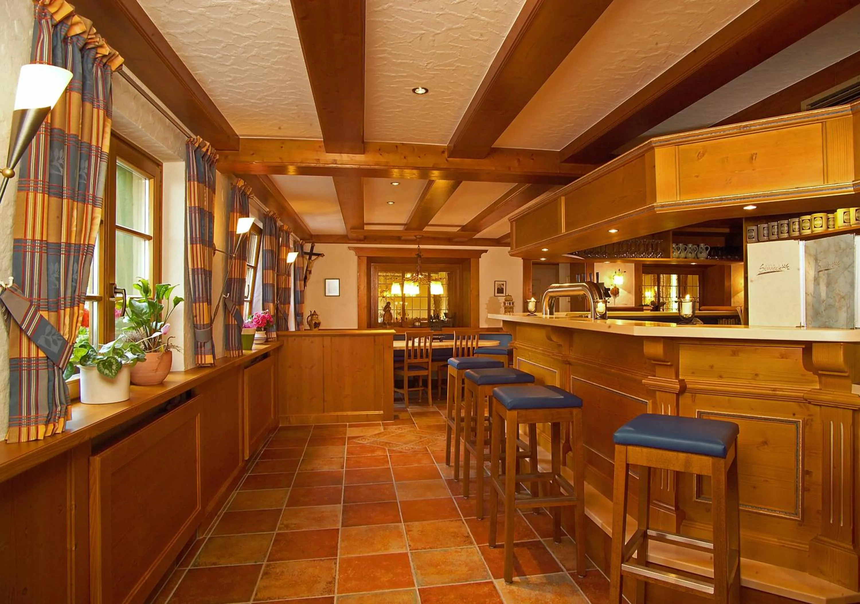 Lounge or bar in Landhotel und Apartments Sonneck