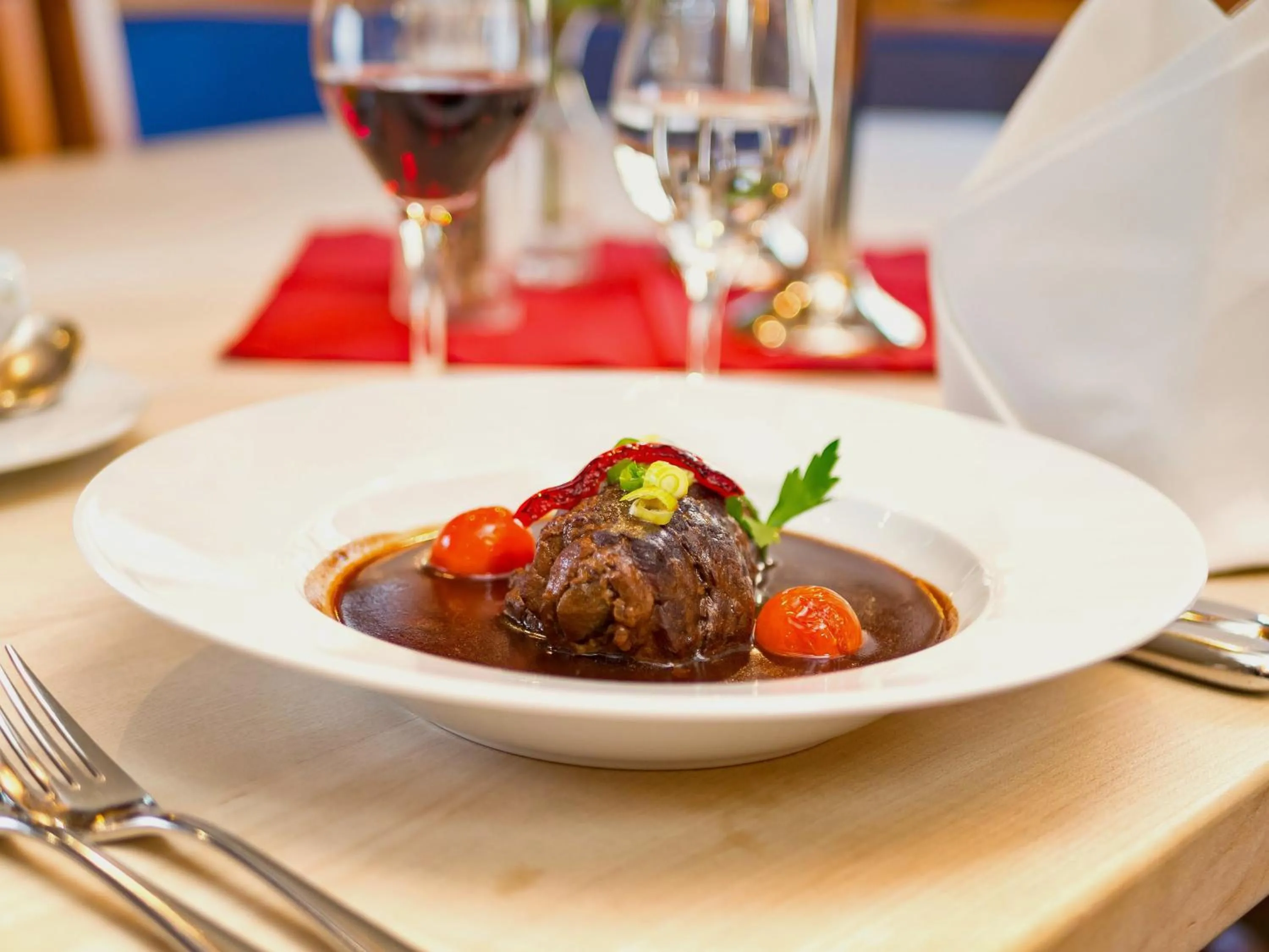 Restaurant/places to eat in Landhotel und Apartments Sonneck