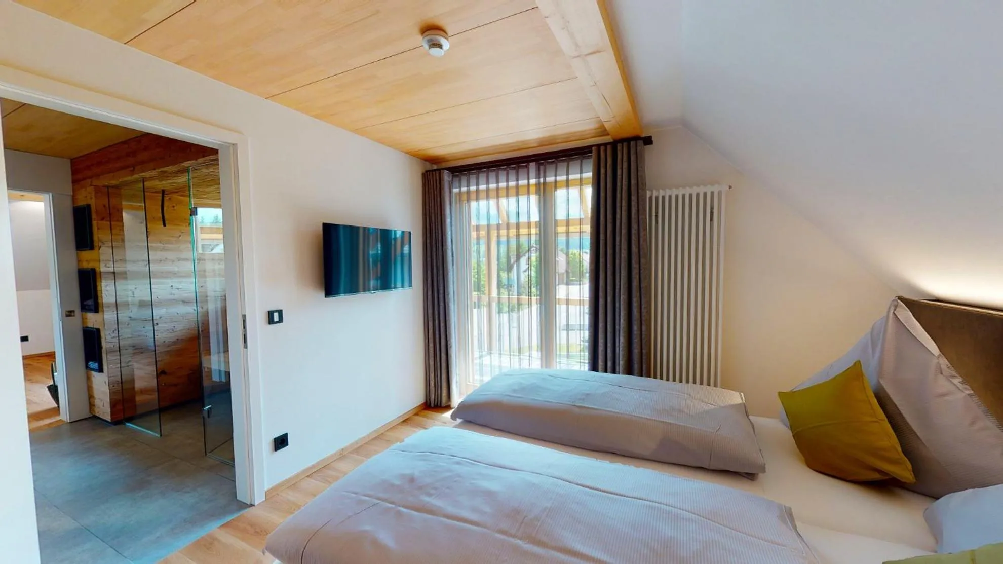 Bed in Landhotel und Apartments Sonneck