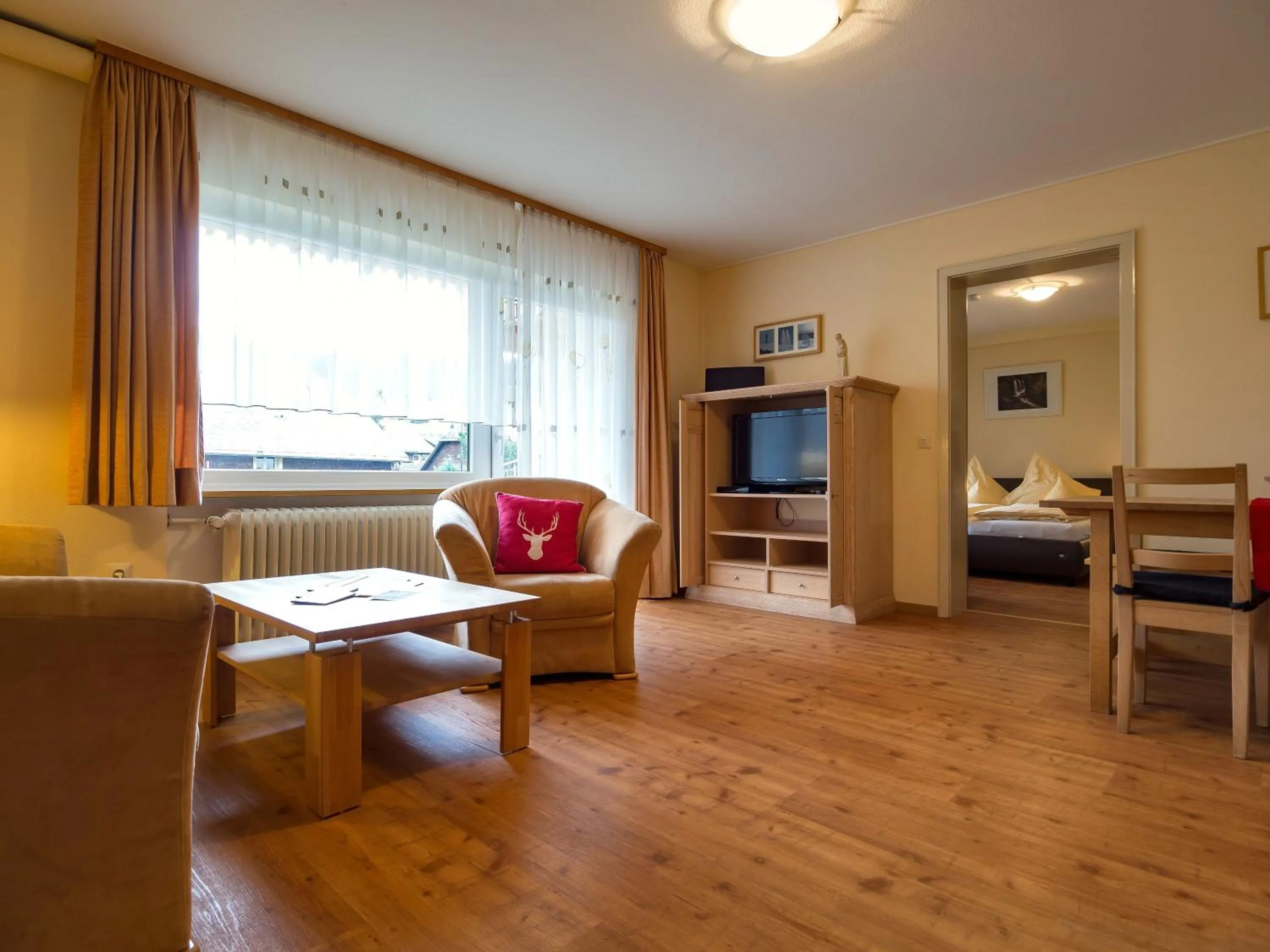 TV and multimedia in Landhotel und Apartments Sonneck