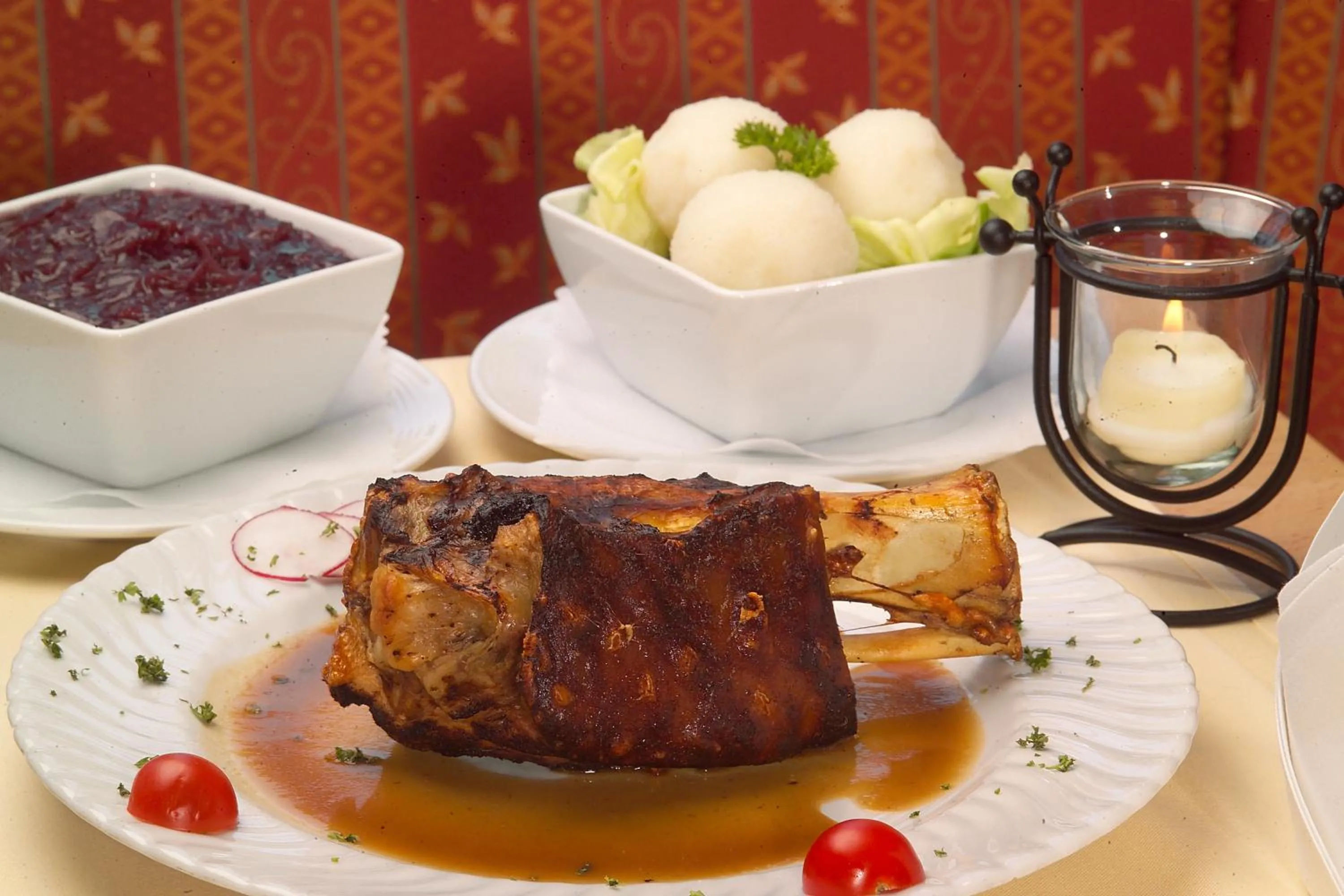 Restaurant/places to eat in Landhotel und Apartments Sonneck