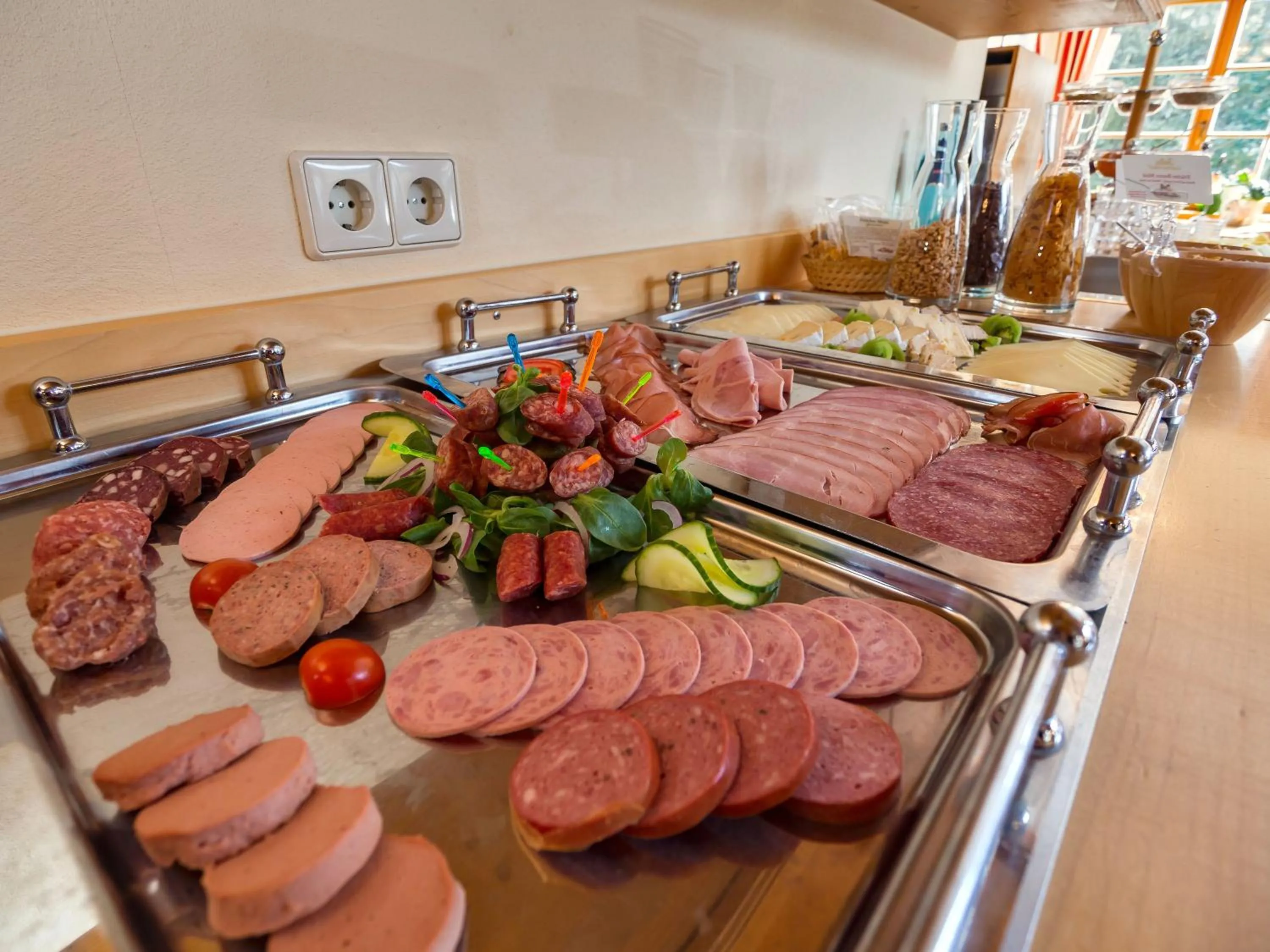 Buffet breakfast in Landhotel und Apartments Sonneck
