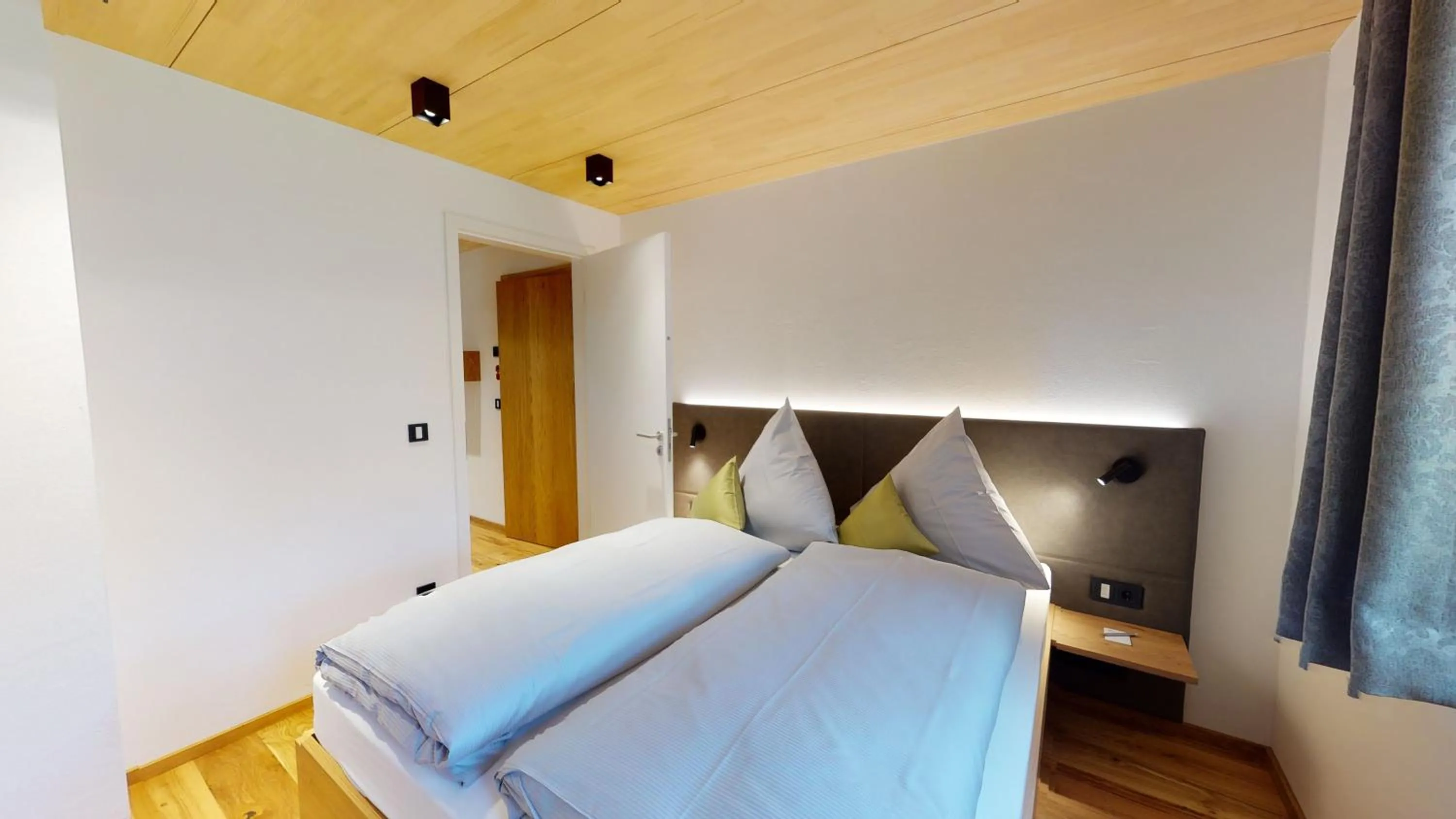 Bed in Landhotel und Apartments Sonneck