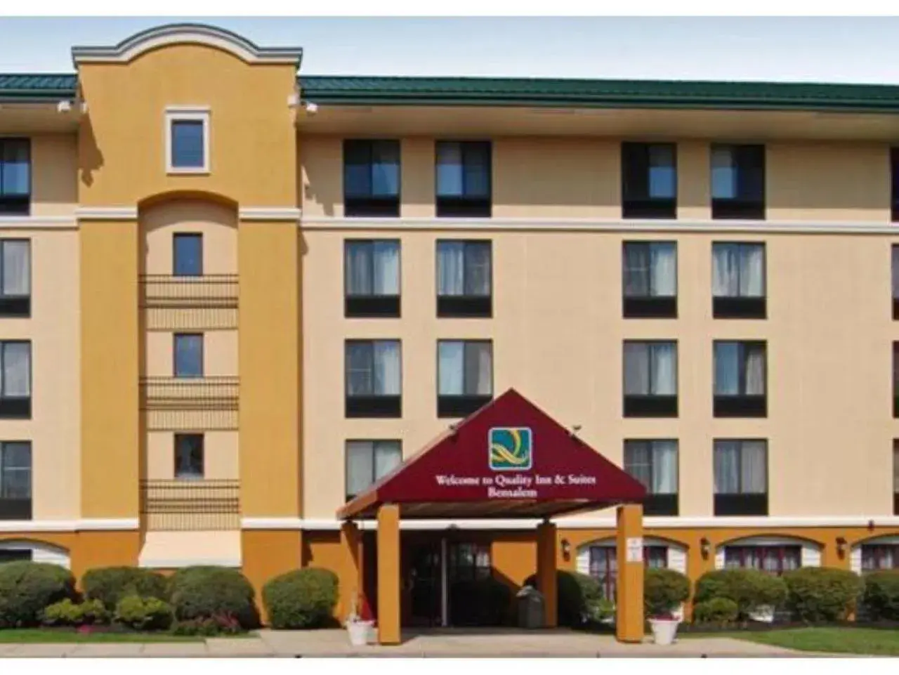 Property building in Quality Inn & Suites Bensalem Property building in Quality Inn & Suites Bensalem
