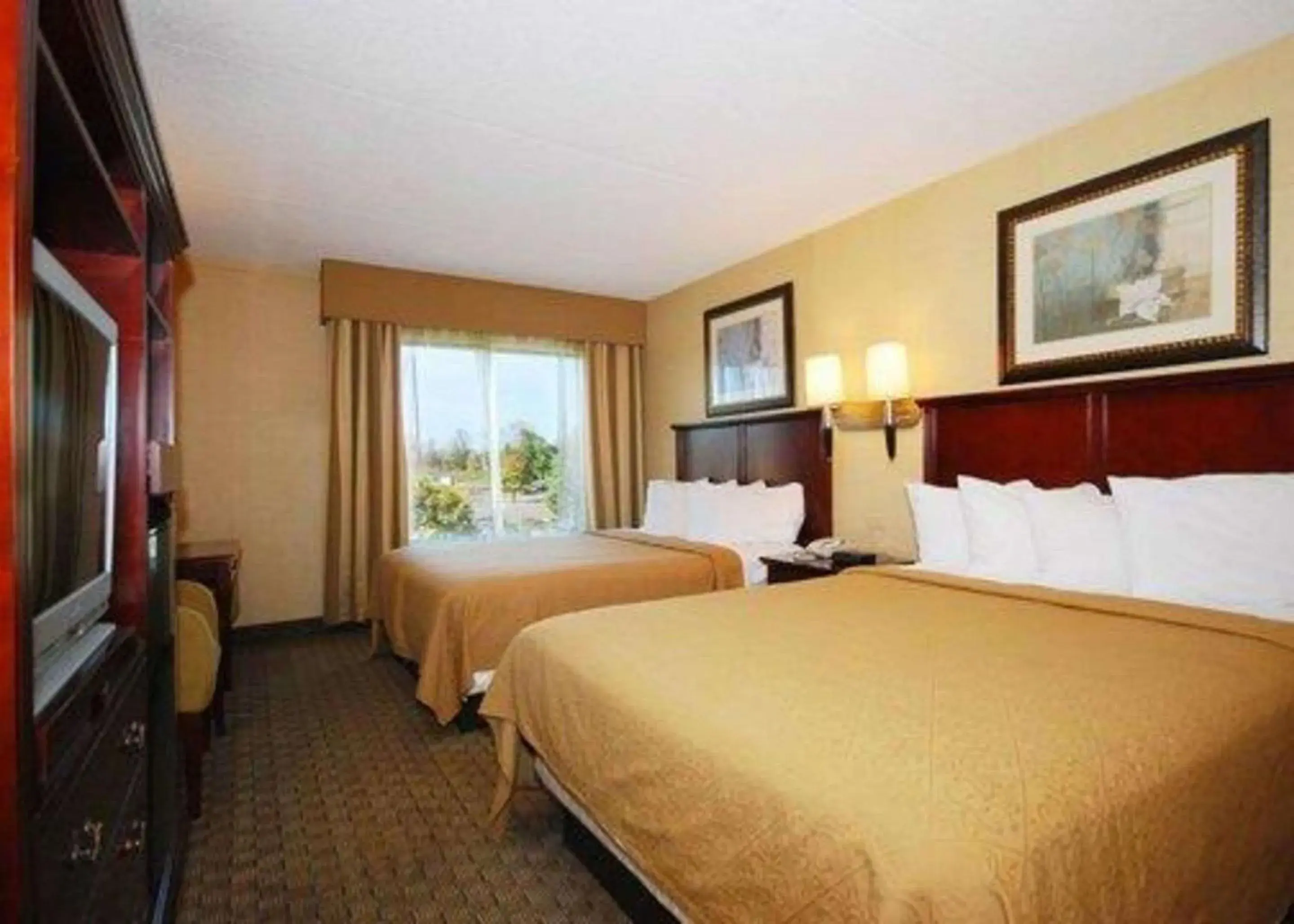 Photo of the whole room, Bed in Quality Inn & Suites Bensalem Photo of the whole room, Bed in Quality Inn & Suites Bensalem