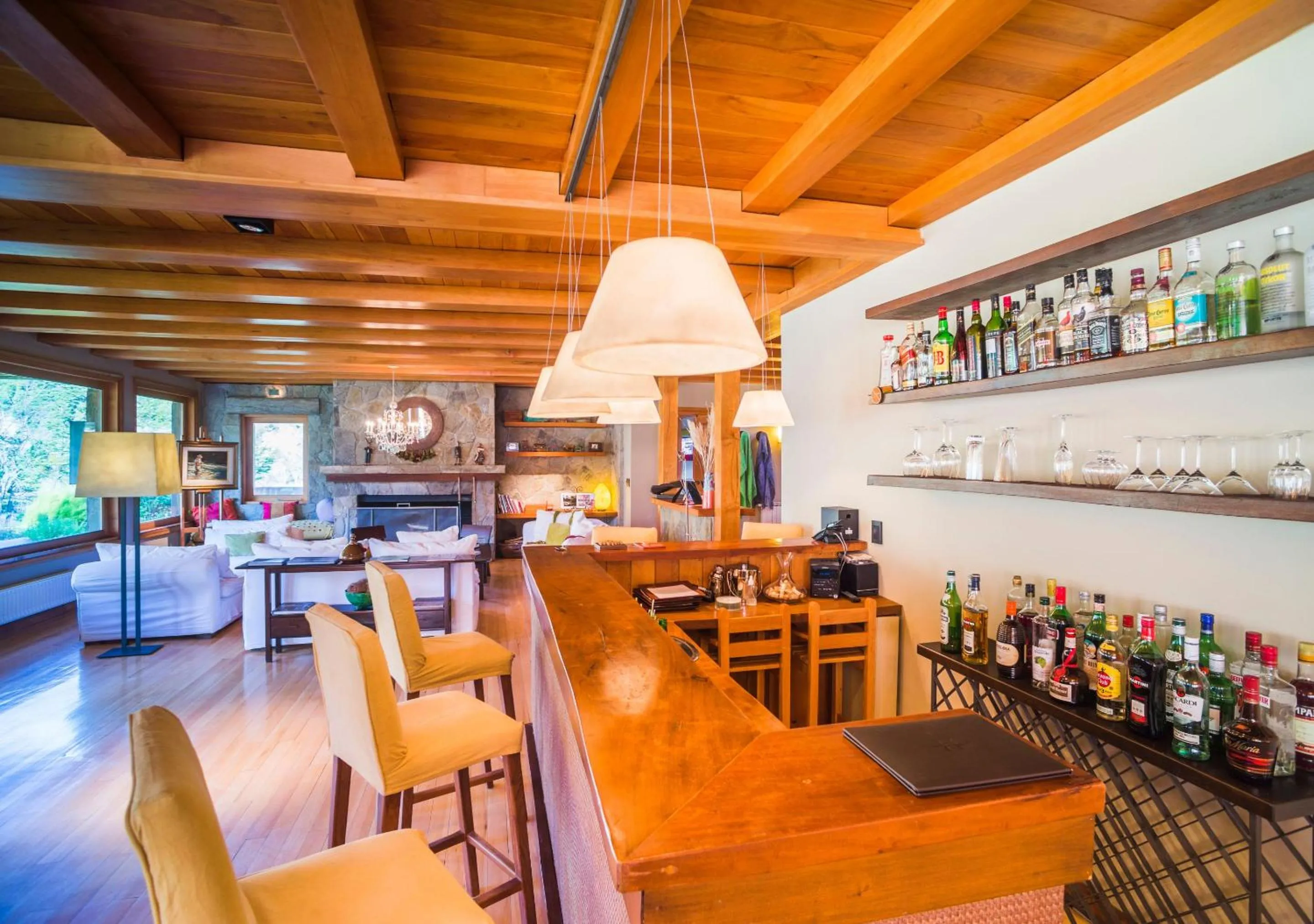 Lounge or bar in Rio Hermoso Hotel De Montaña