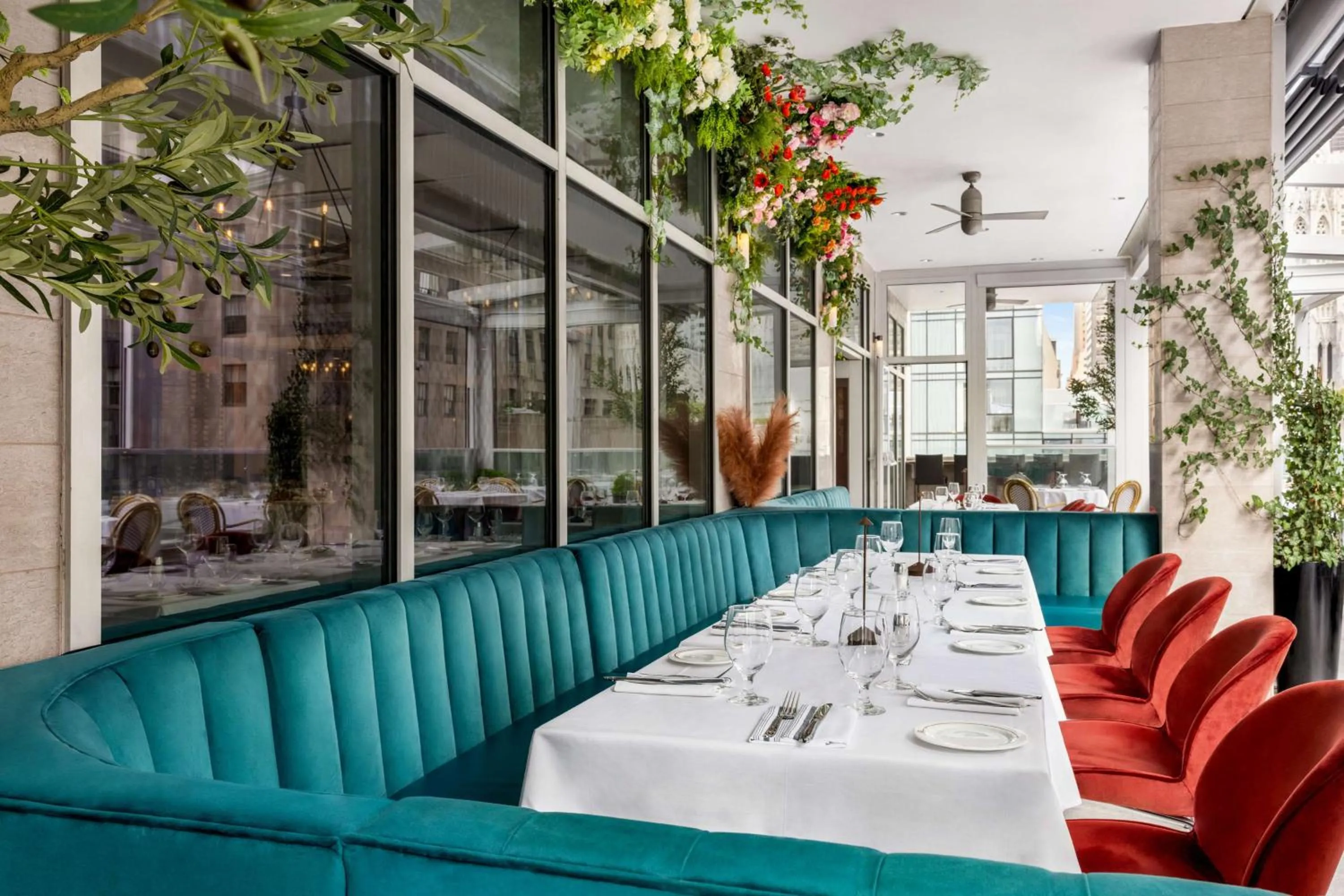 Restaurant/places to eat in DoubleTree by Hilton New York Midtown Fifth Ave