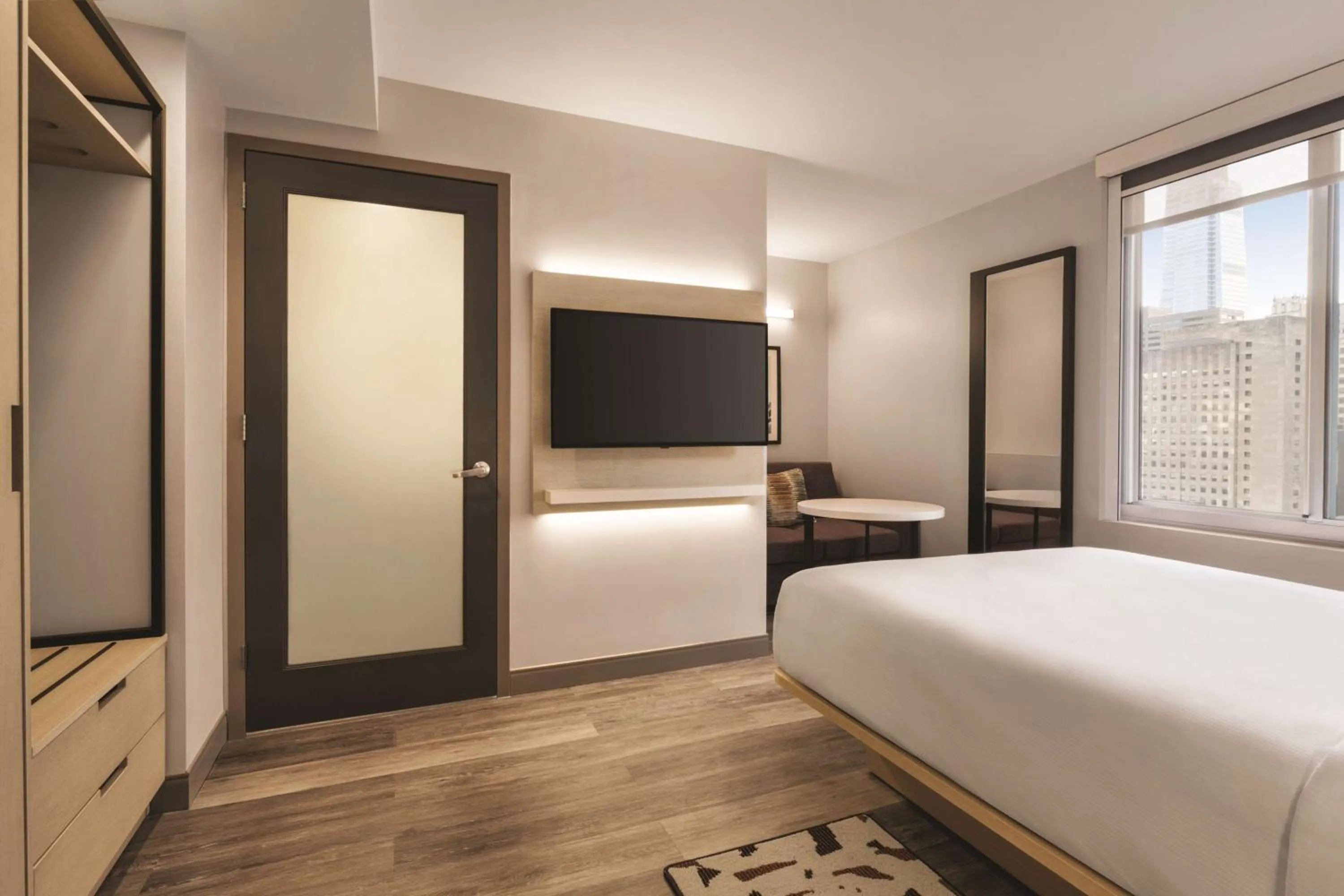 Bedroom, Bed in DoubleTree by Hilton New York Midtown Fifth Ave