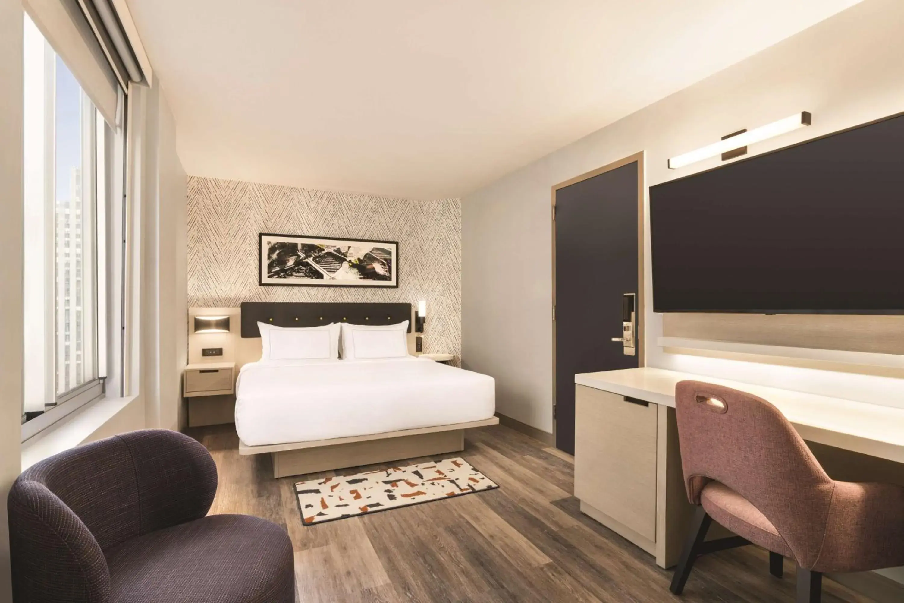 Bedroom, Bed in DoubleTree by Hilton New York Midtown Fifth Ave Bedroom, Bed in DoubleTree by Hilton New York Midtown Fifth Ave