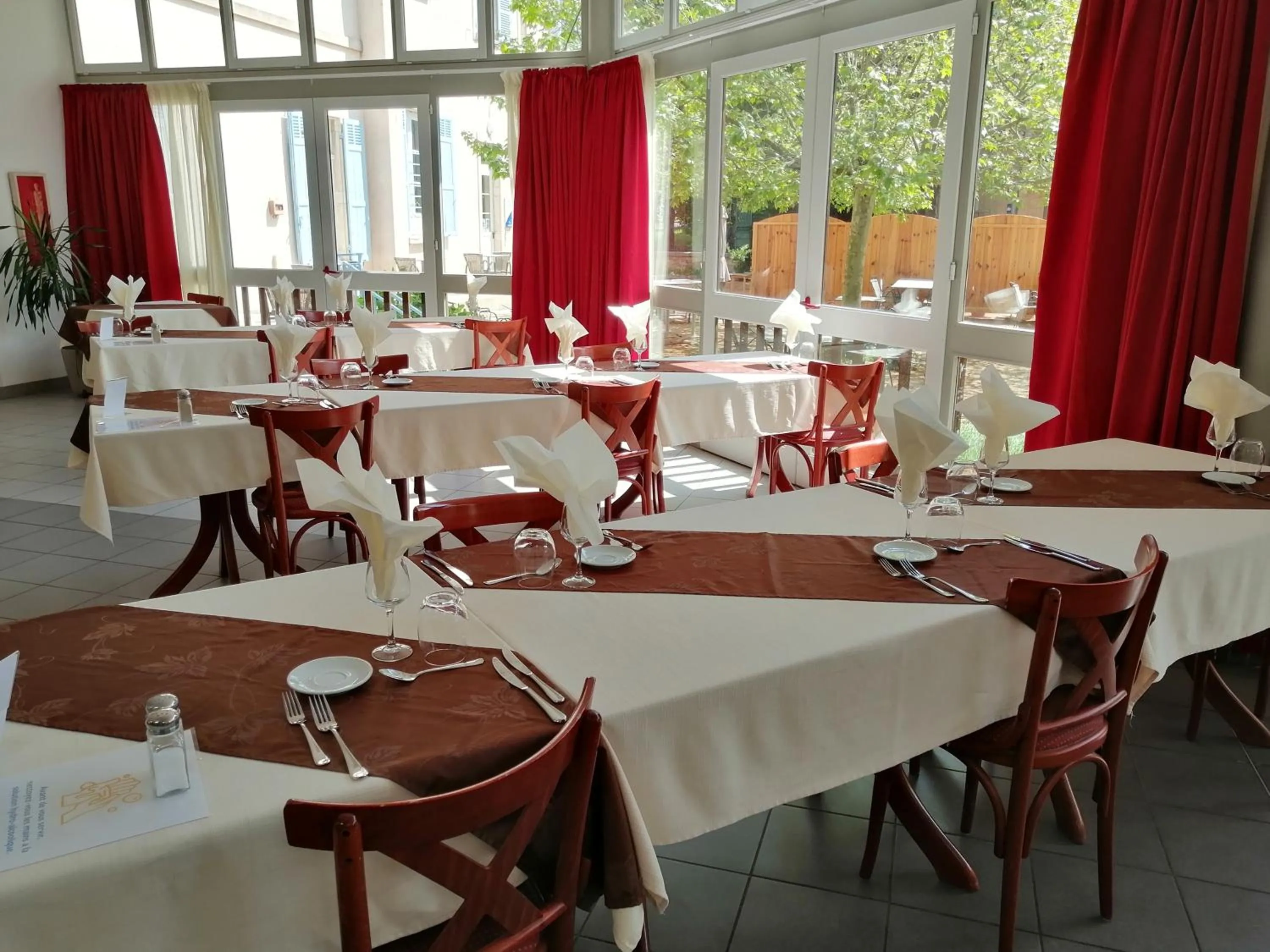 Restaurant/places to eat in VTF Le Domaine Les Hautannes