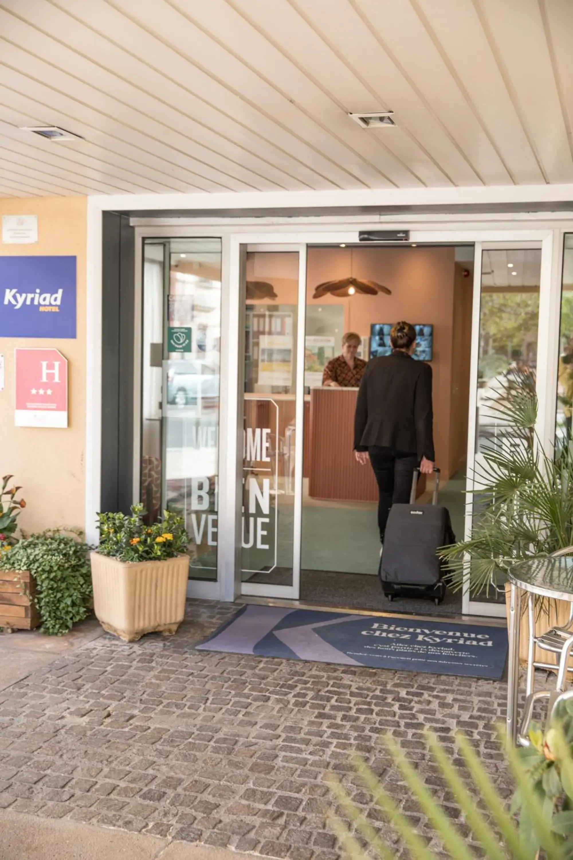 Property building in Kyriad Villefranche Sur Saone Porte du Beaujolais -Rénové- Property building in Kyriad Villefranche Sur Saone Porte du Beaujolais -Rénové-