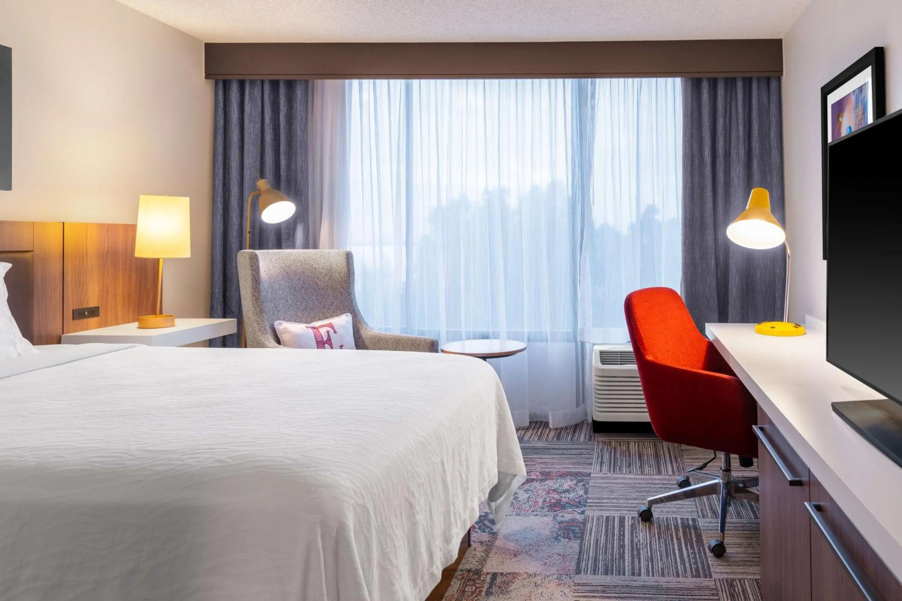 Bedroom, Bed in Hilton Garden Inn San Francisco/Oakland Bay Bridge