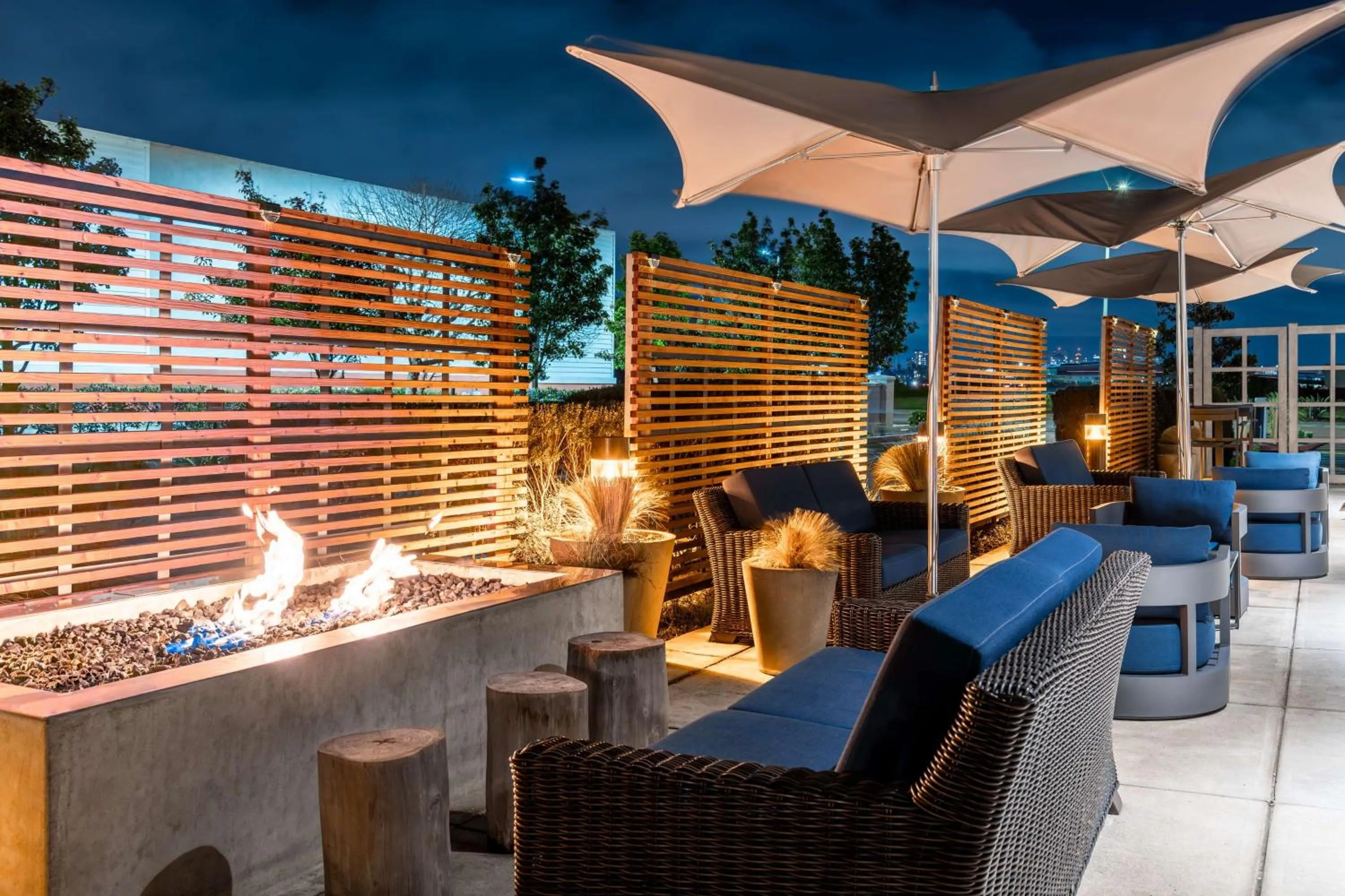 Patio in Hilton Garden Inn San Francisco/Oakland Bay Bridge