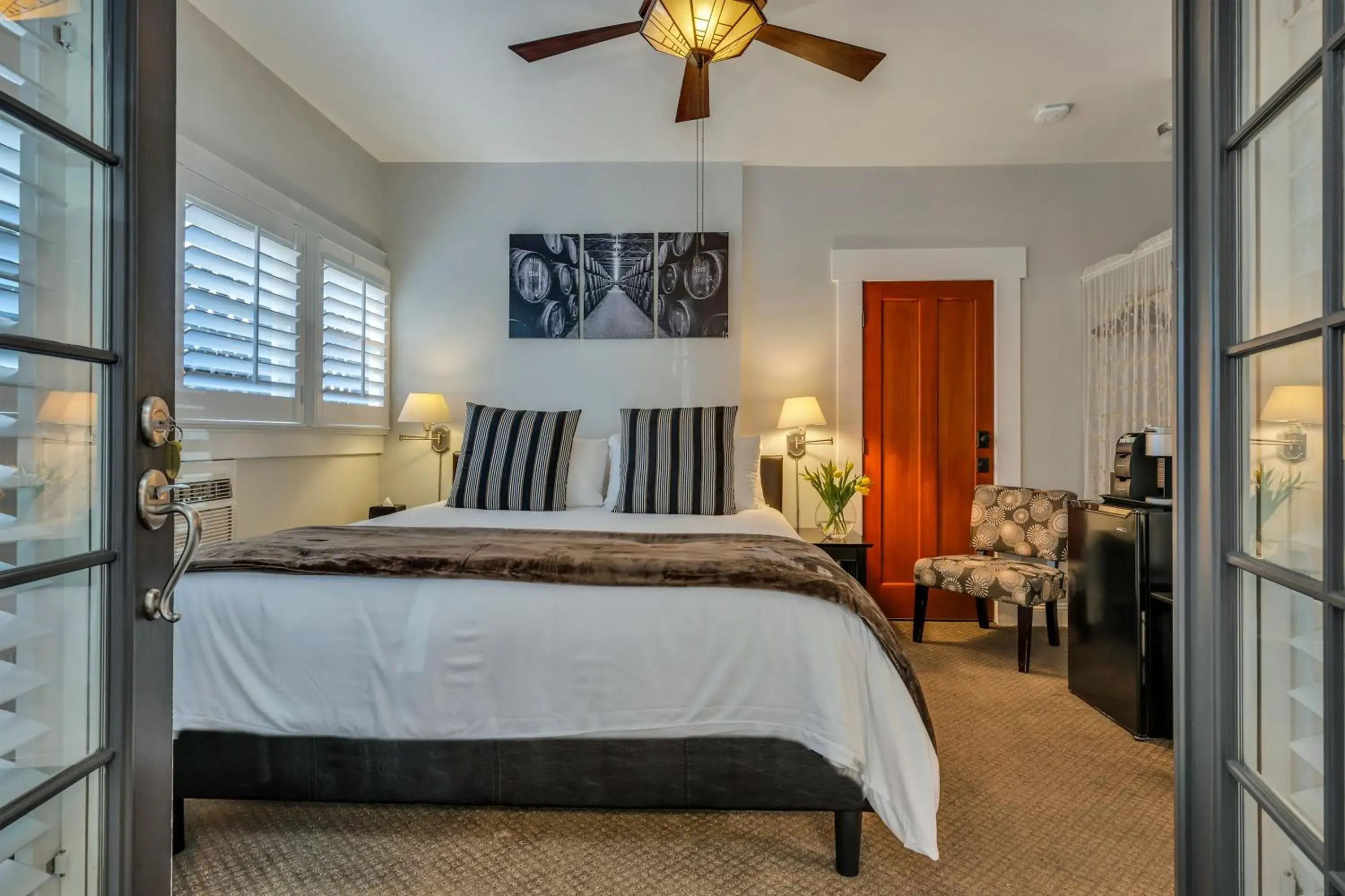 Bed in Craftsman Inn Bed in Craftsman Inn