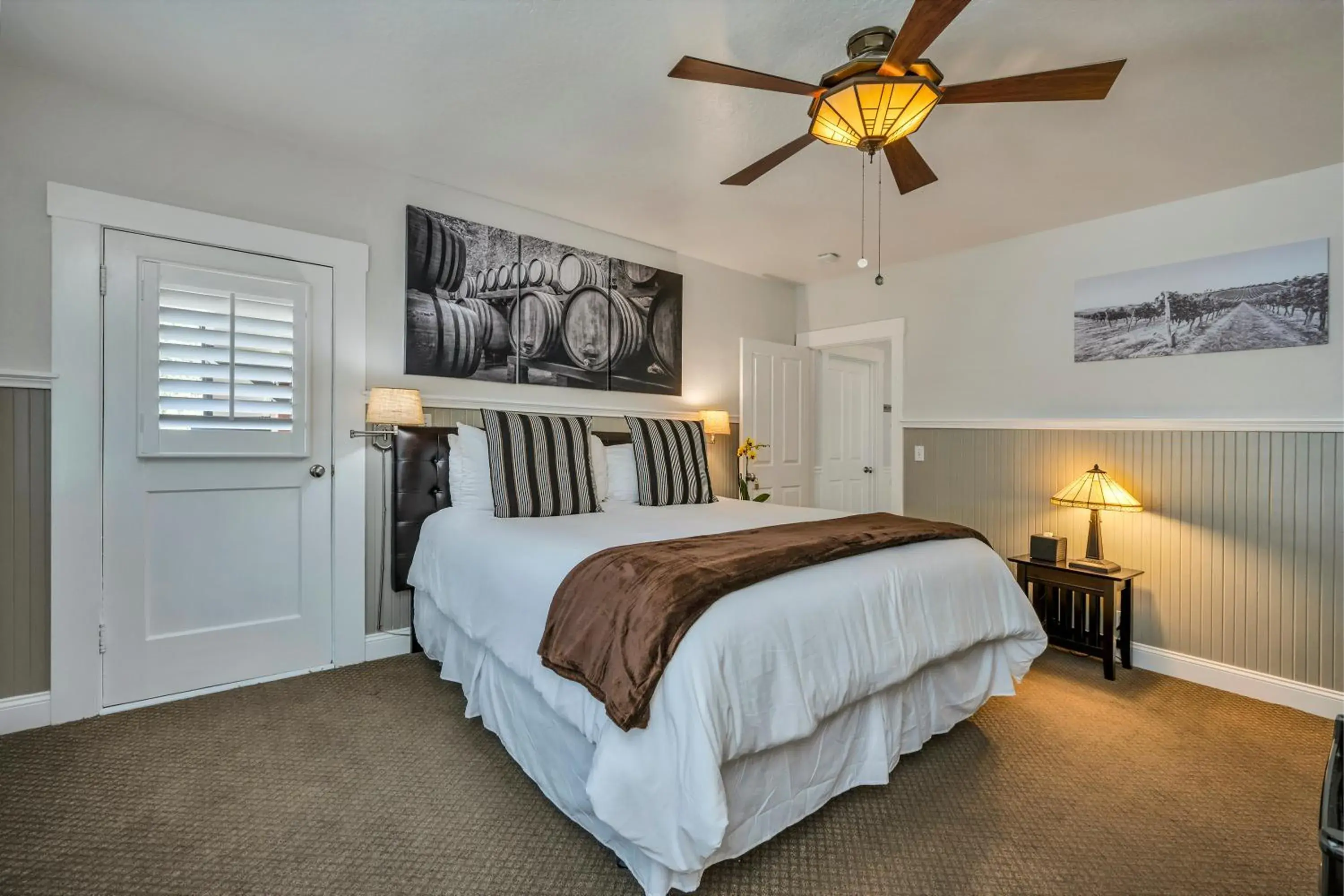 Bed in Craftsman Inn Bed in Craftsman Inn