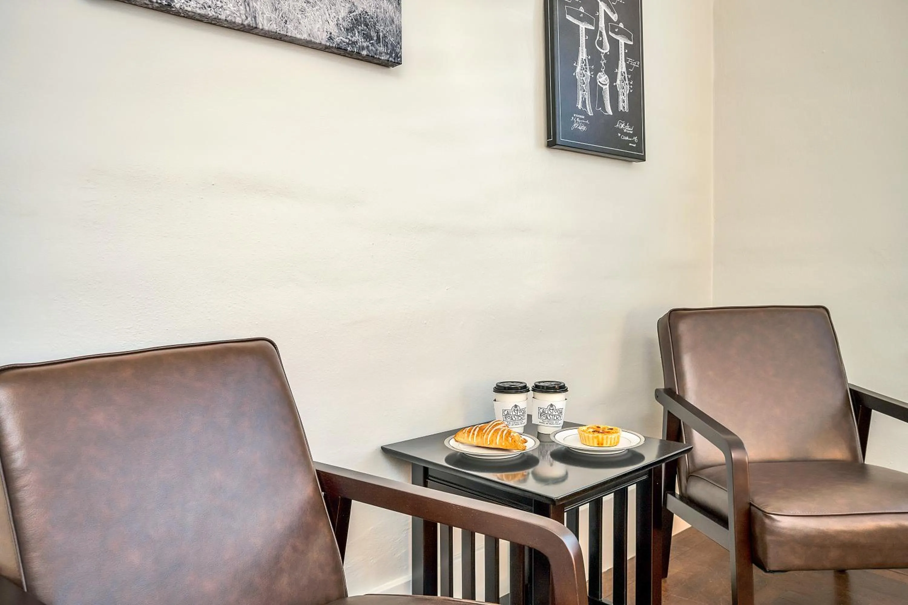 Seating area in Craftsman Inn