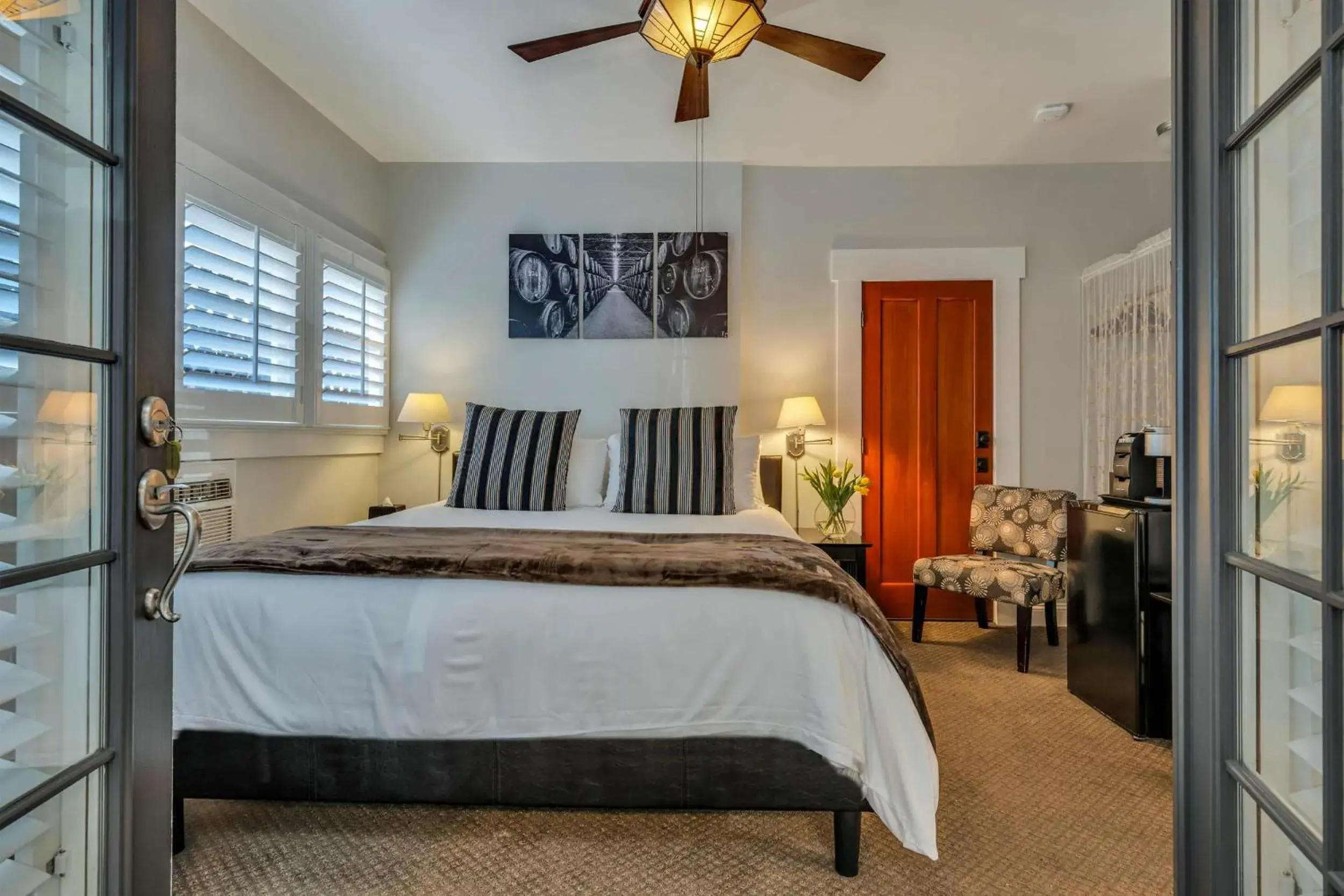 Bedroom, Bed in Craftsman Inn Bedroom, Bed in Craftsman Inn
