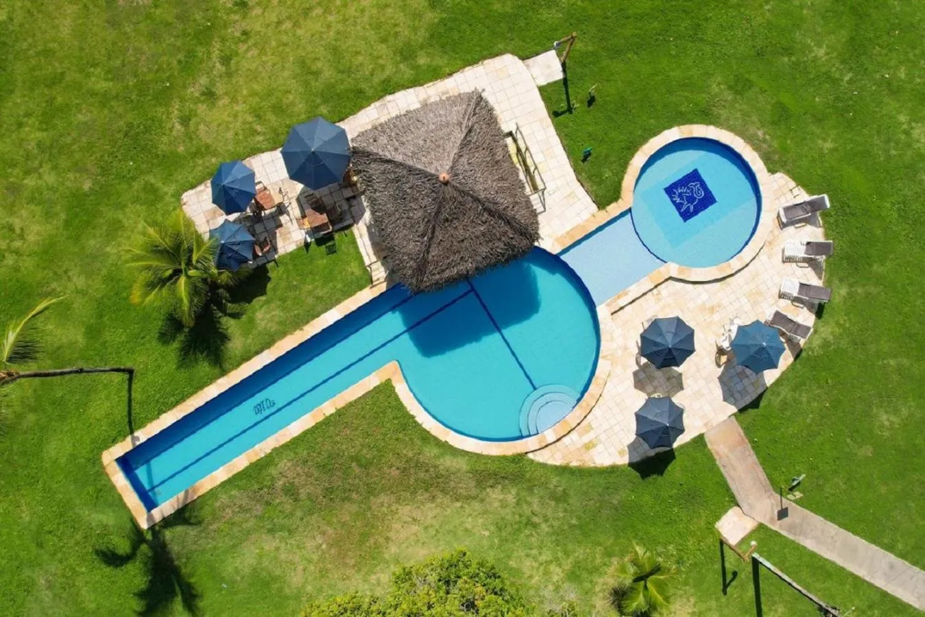 Swimming pool in Pousada Xalés de Maracaípe