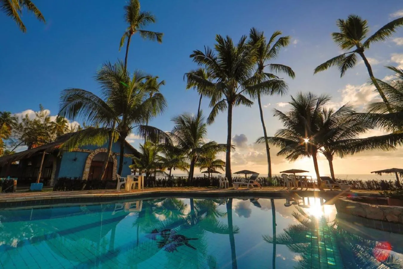Swimming pool in Pousada Xalés de Maracaípe