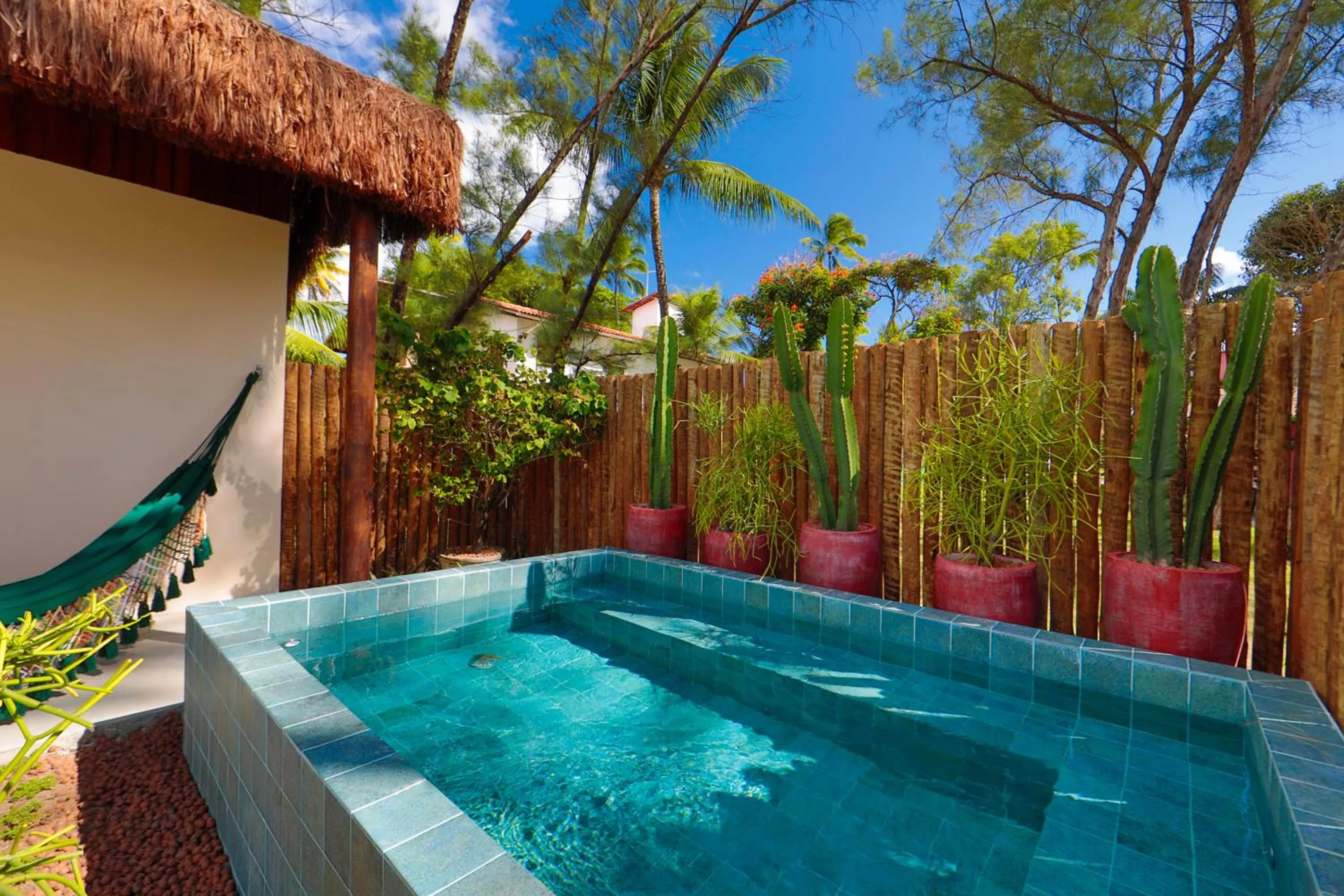 Swimming pool in Pousada Xalés de Maracaípe