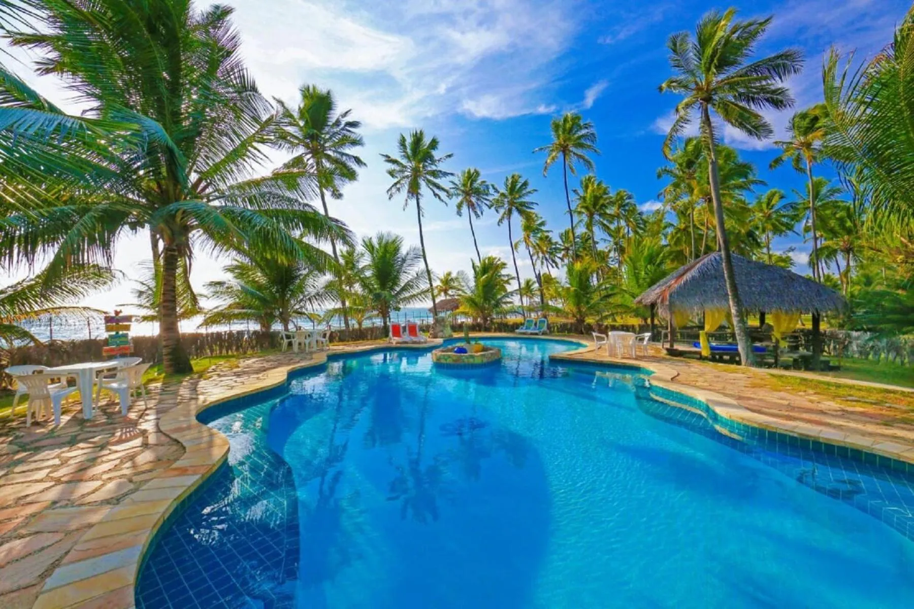 Swimming pool in Pousada Xalés de Maracaípe