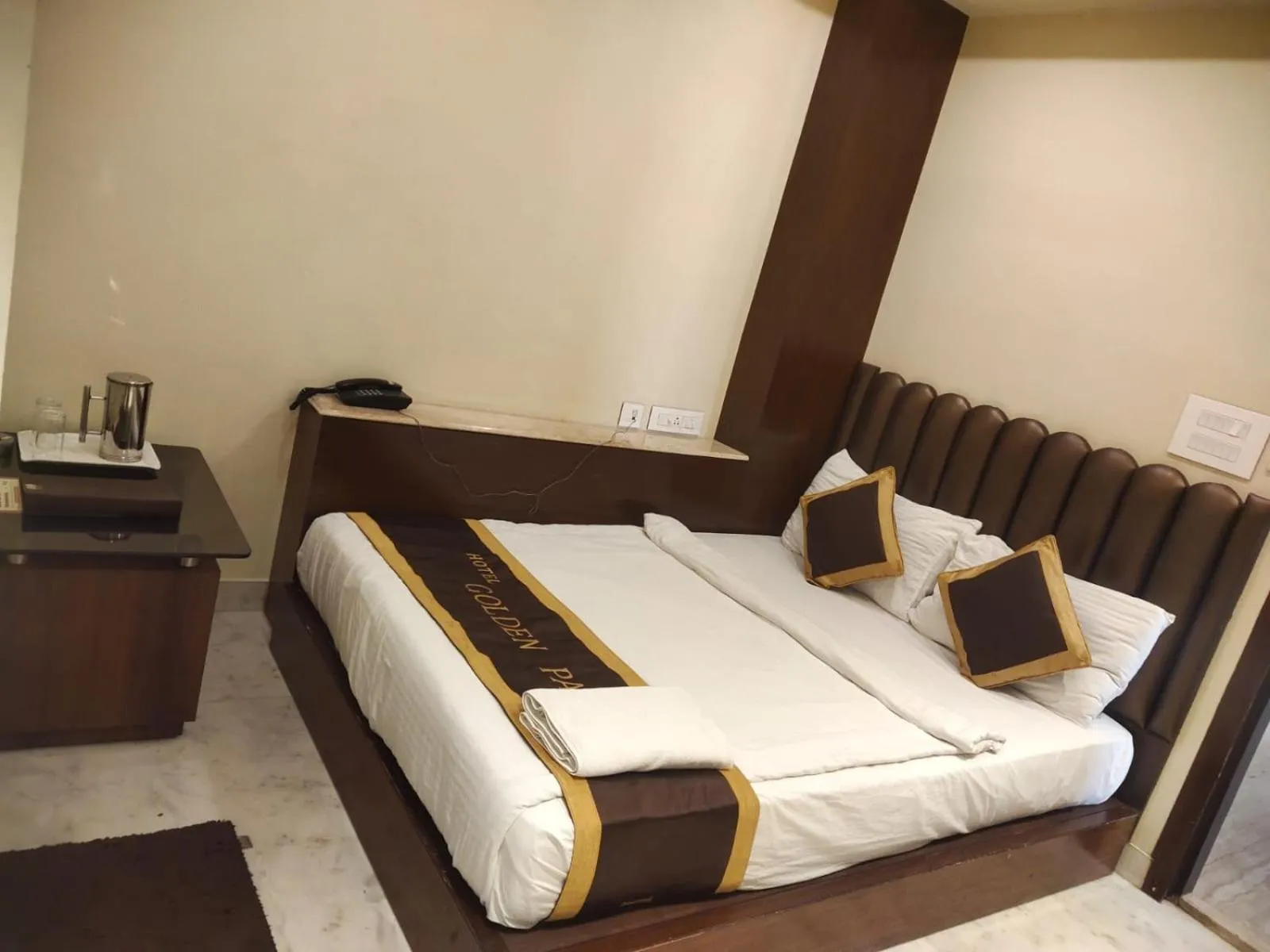 Bedroom, Bed in Hotel Golden Palace