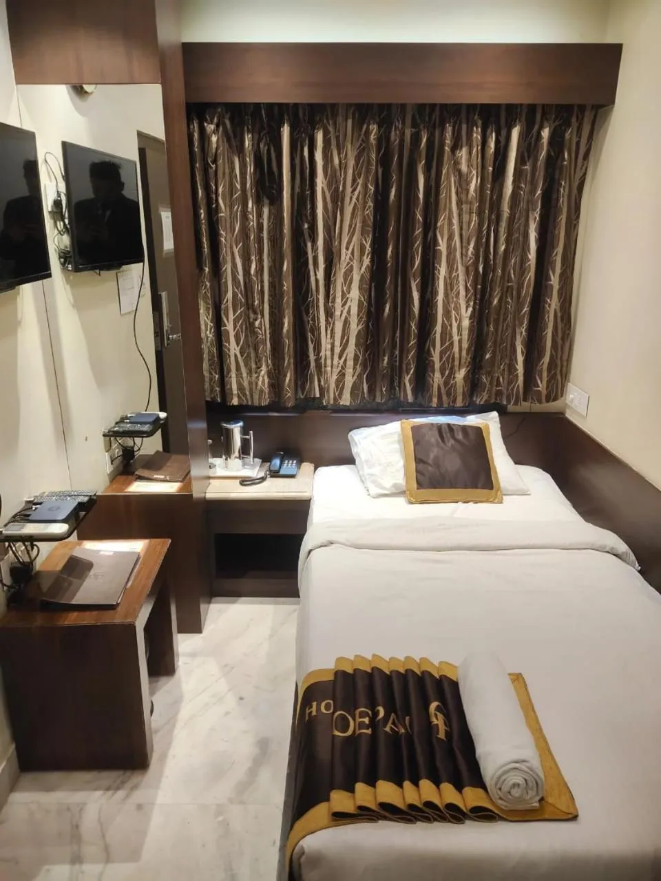 Bed in Hotel Golden Palace