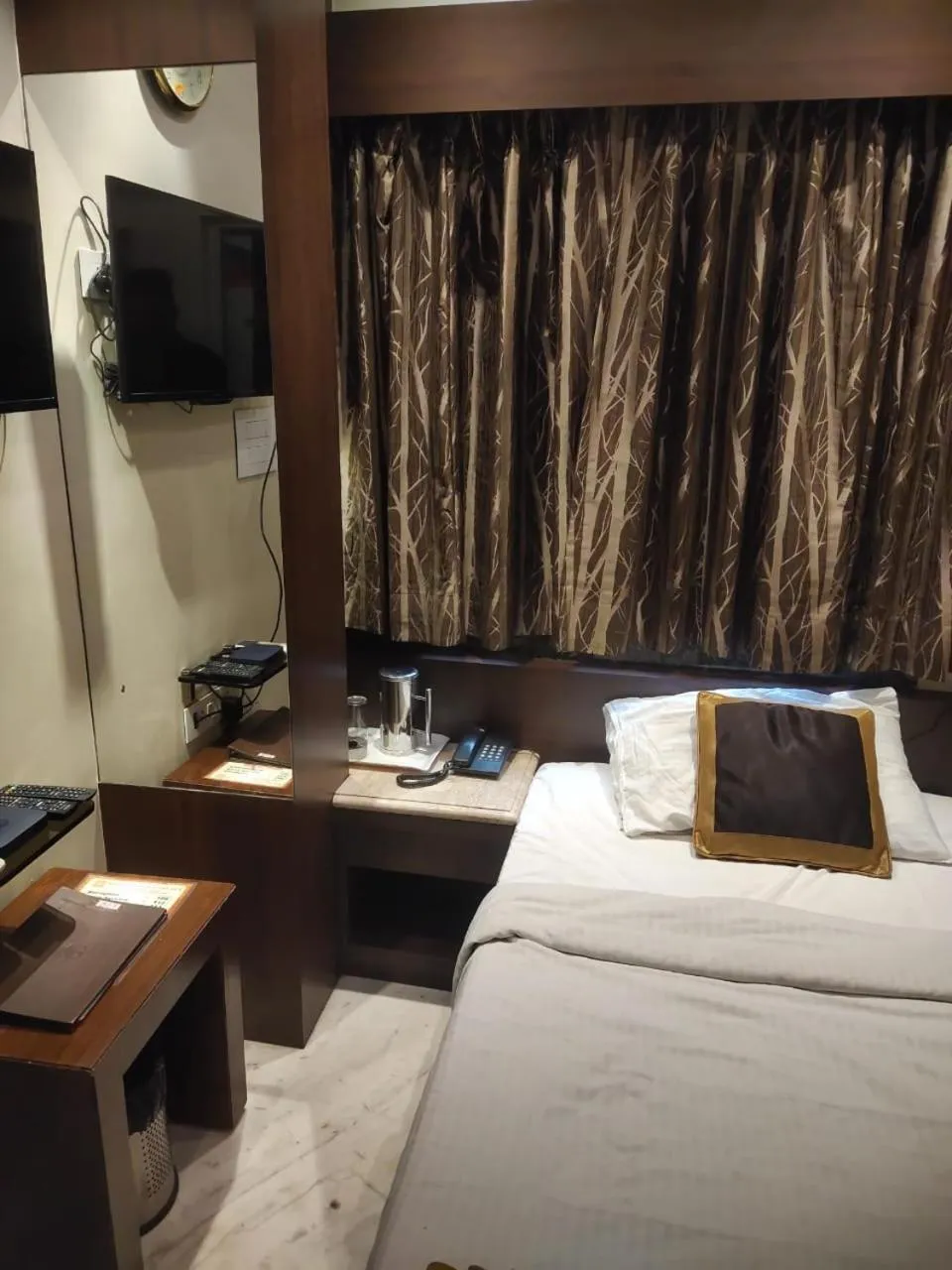 Bed in Hotel Golden Palace