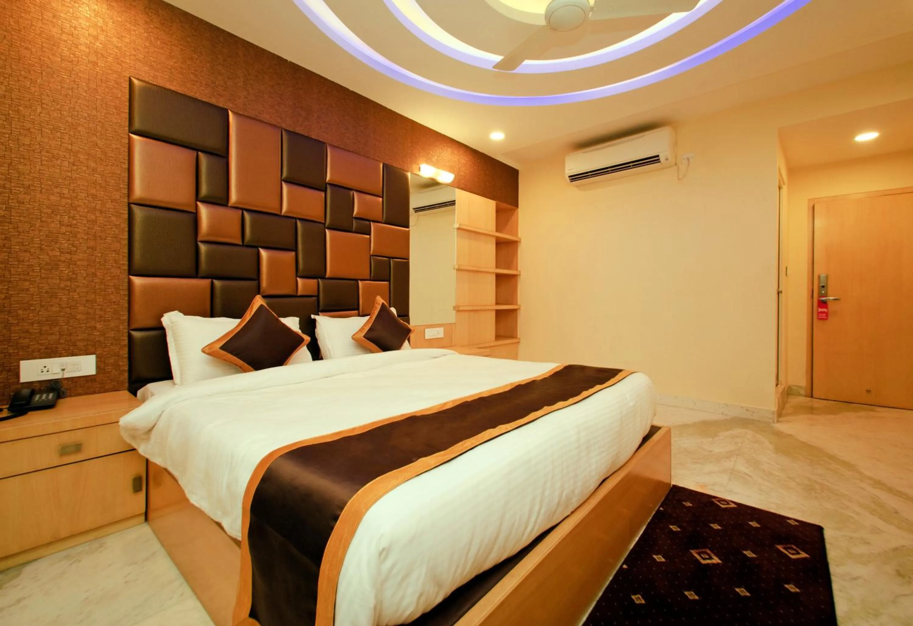 Bed in Hotel Golden Palace